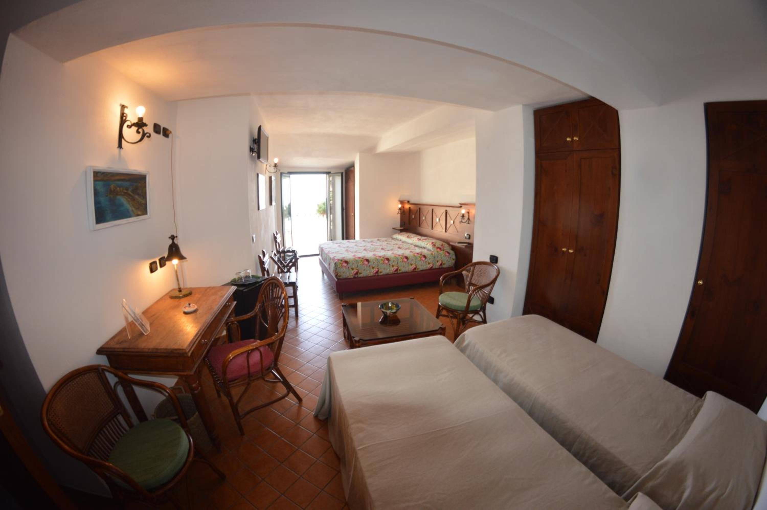Quadruple Room photo 2