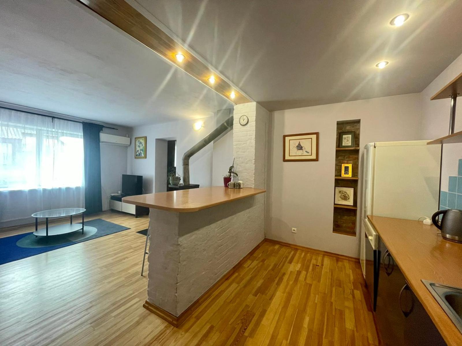 One-Bedroom Apartment - Photo 6