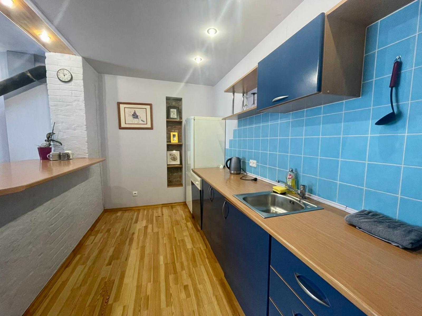 One-Bedroom Apartment - Photo 4