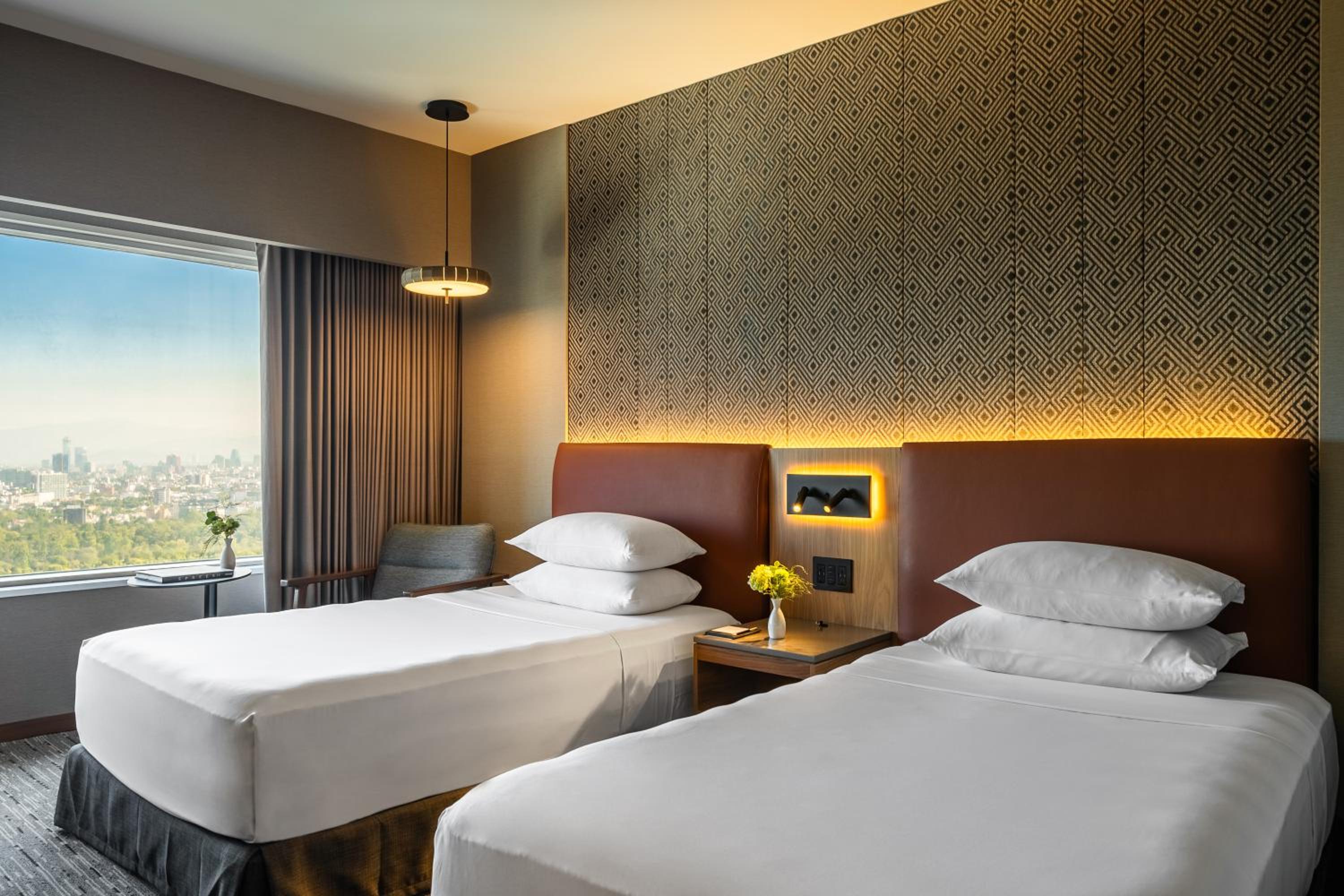 Twin Room with View - Photo 3