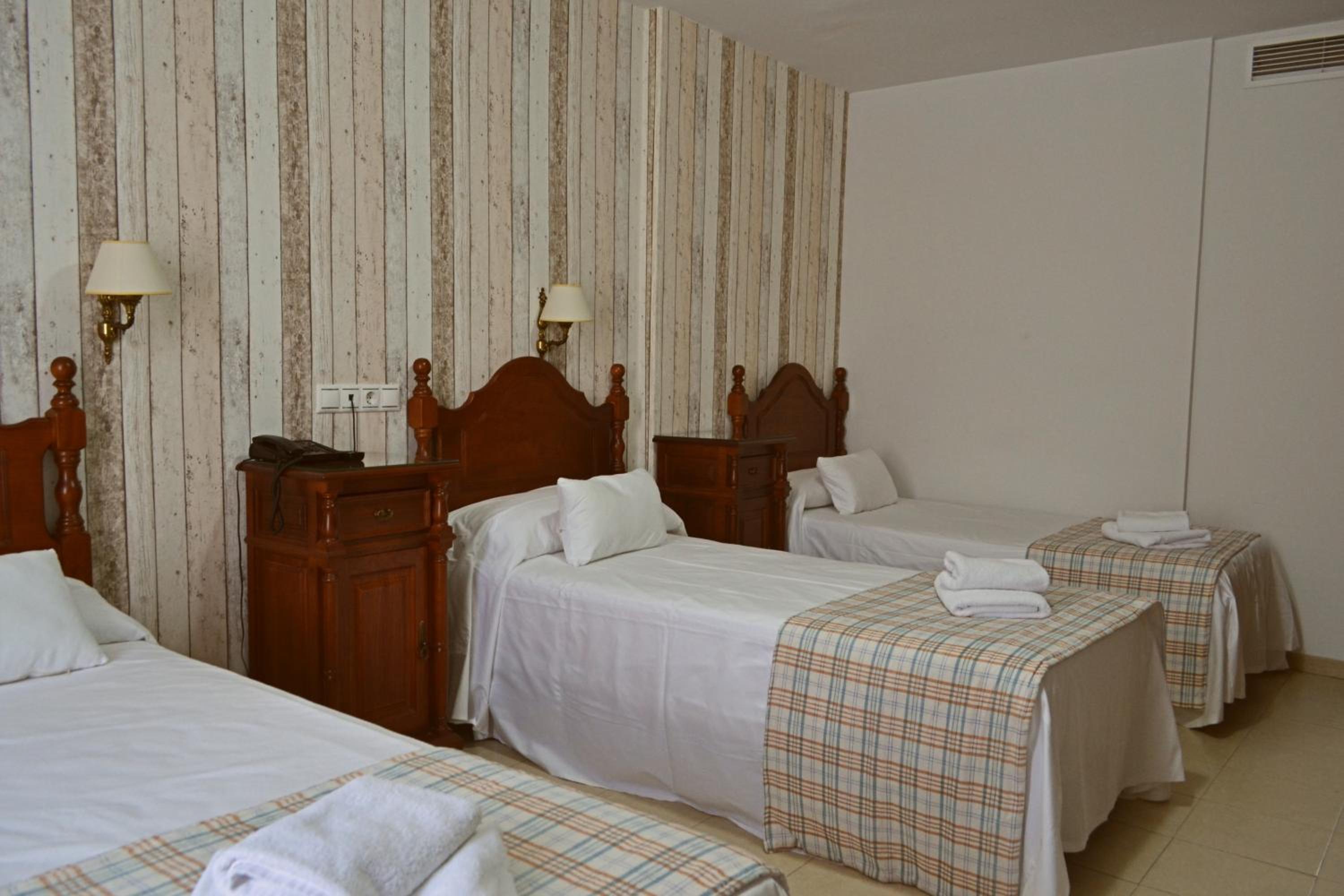 Triple Room photo 2