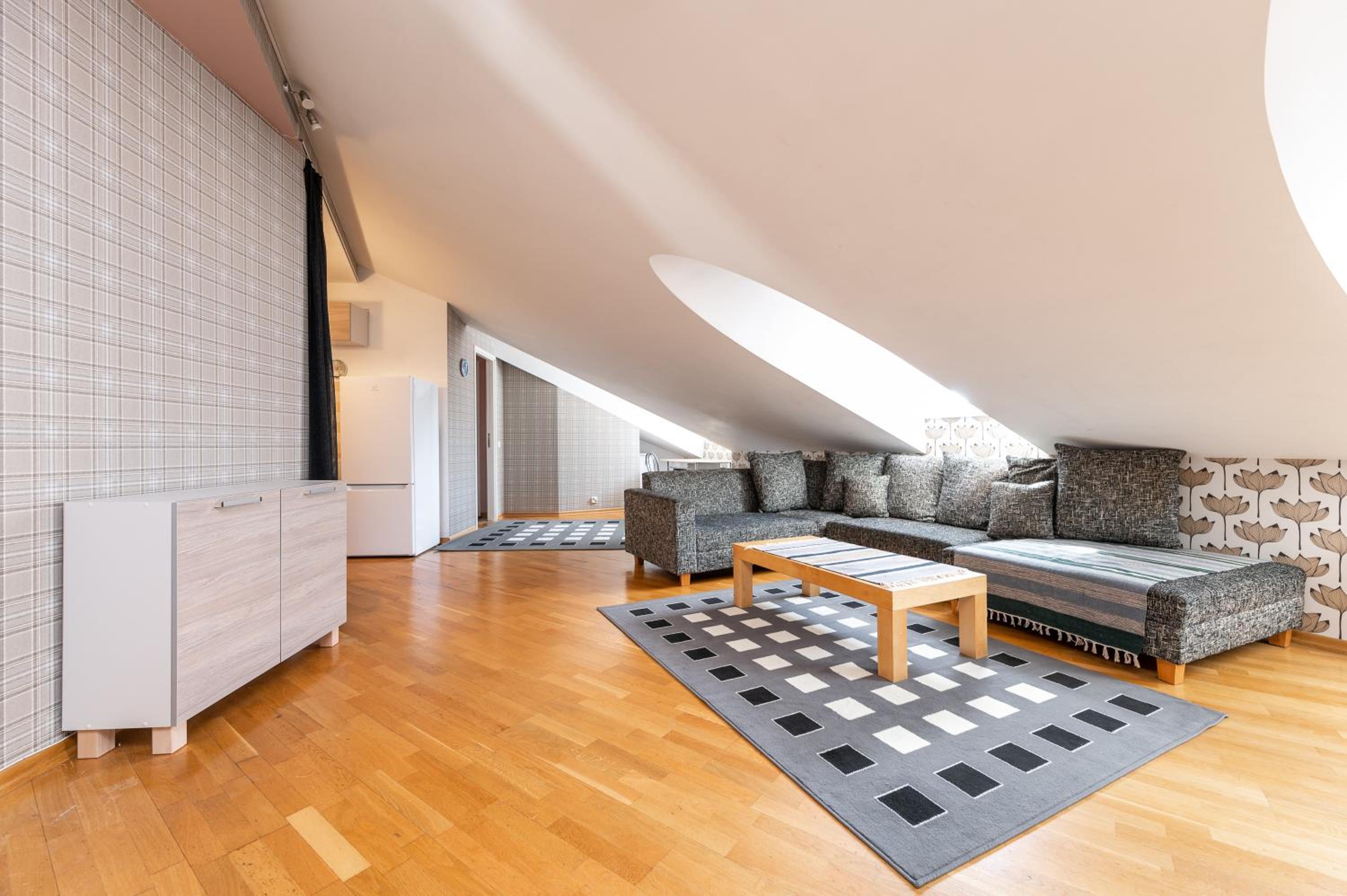 Two-Bedroom Apartment - Photo 2