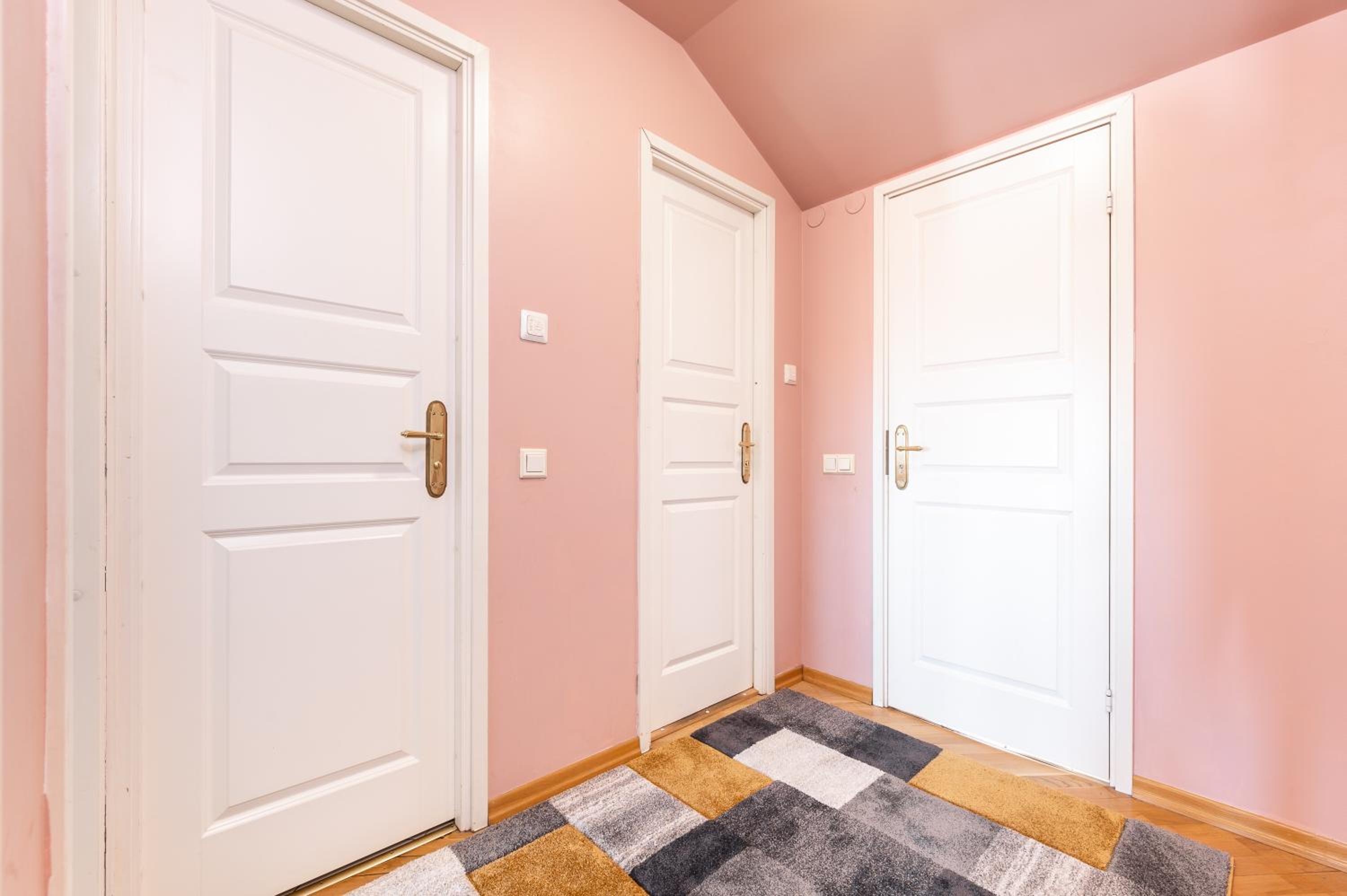 Two-Bedroom Apartment - Photo 21