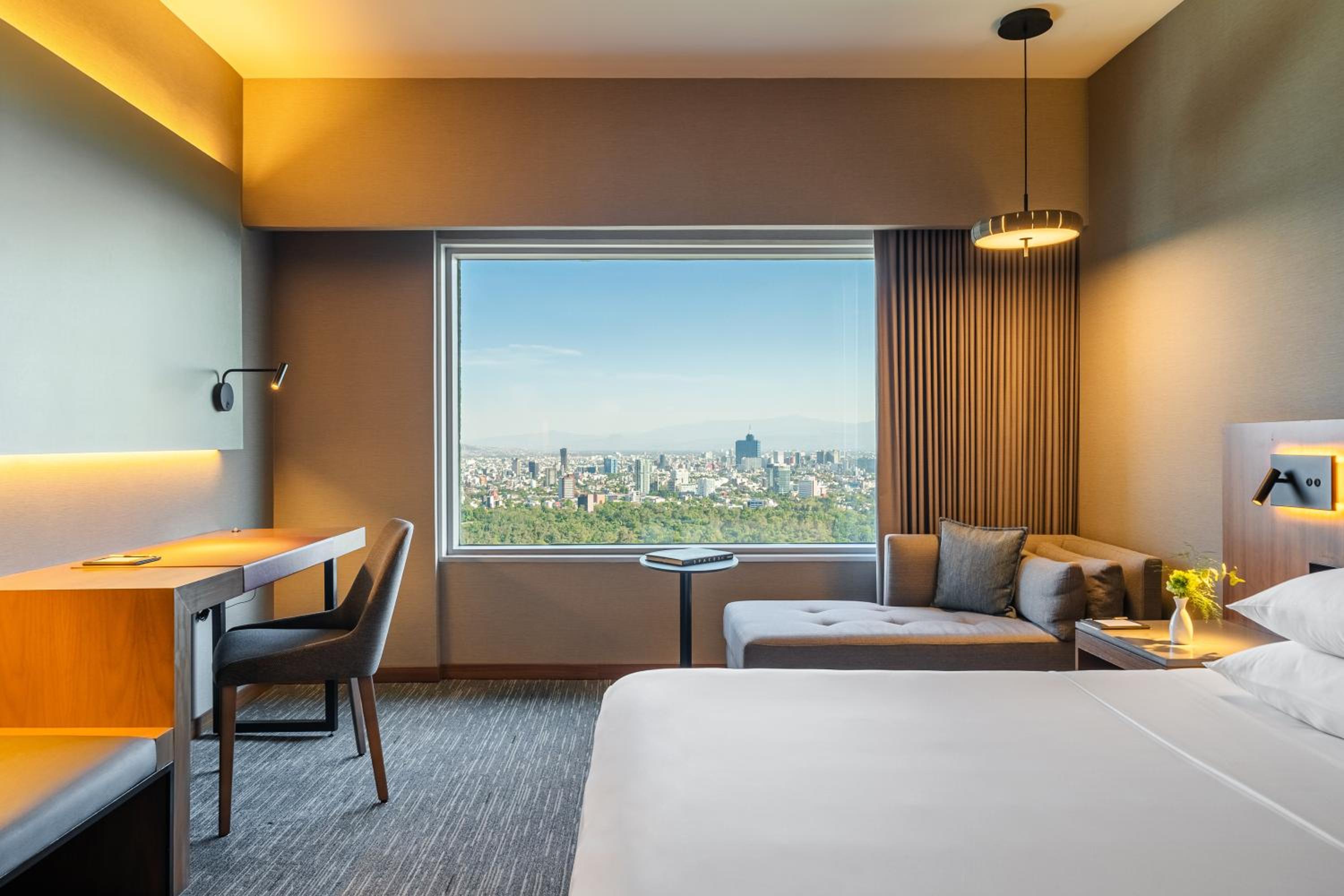 King Room with View - Photo 5