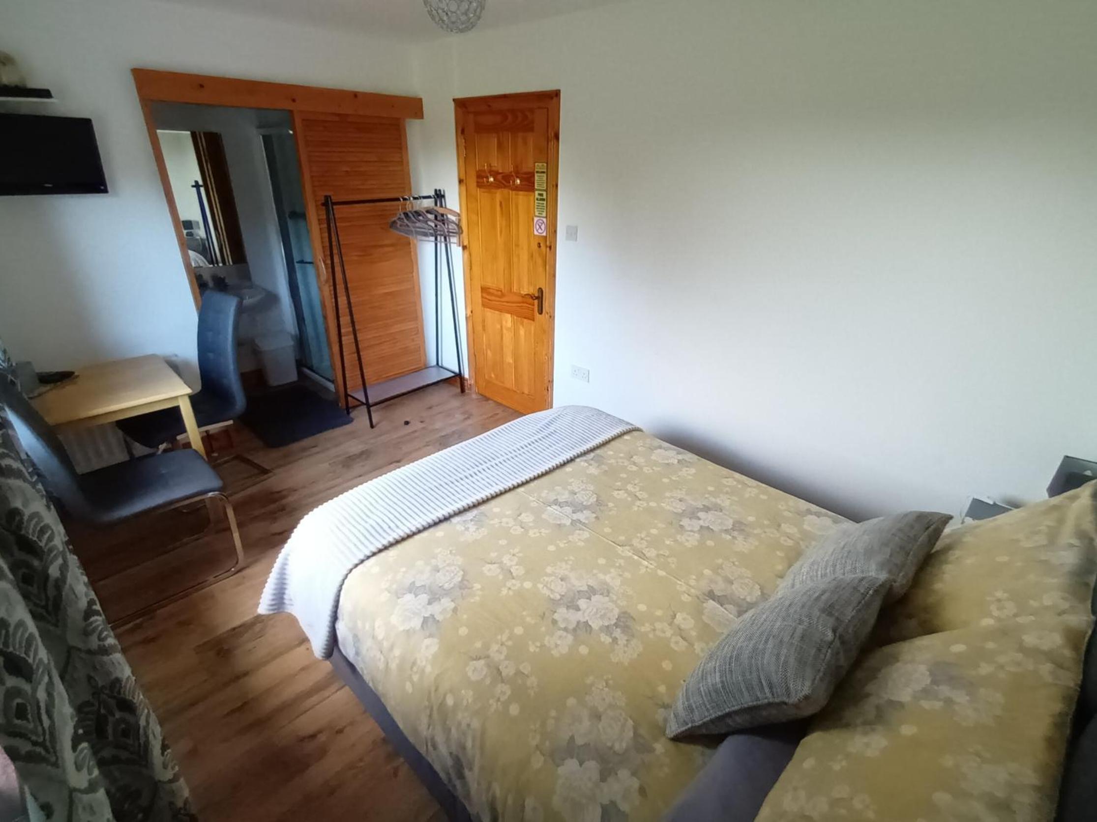 Double Room - Photo 2