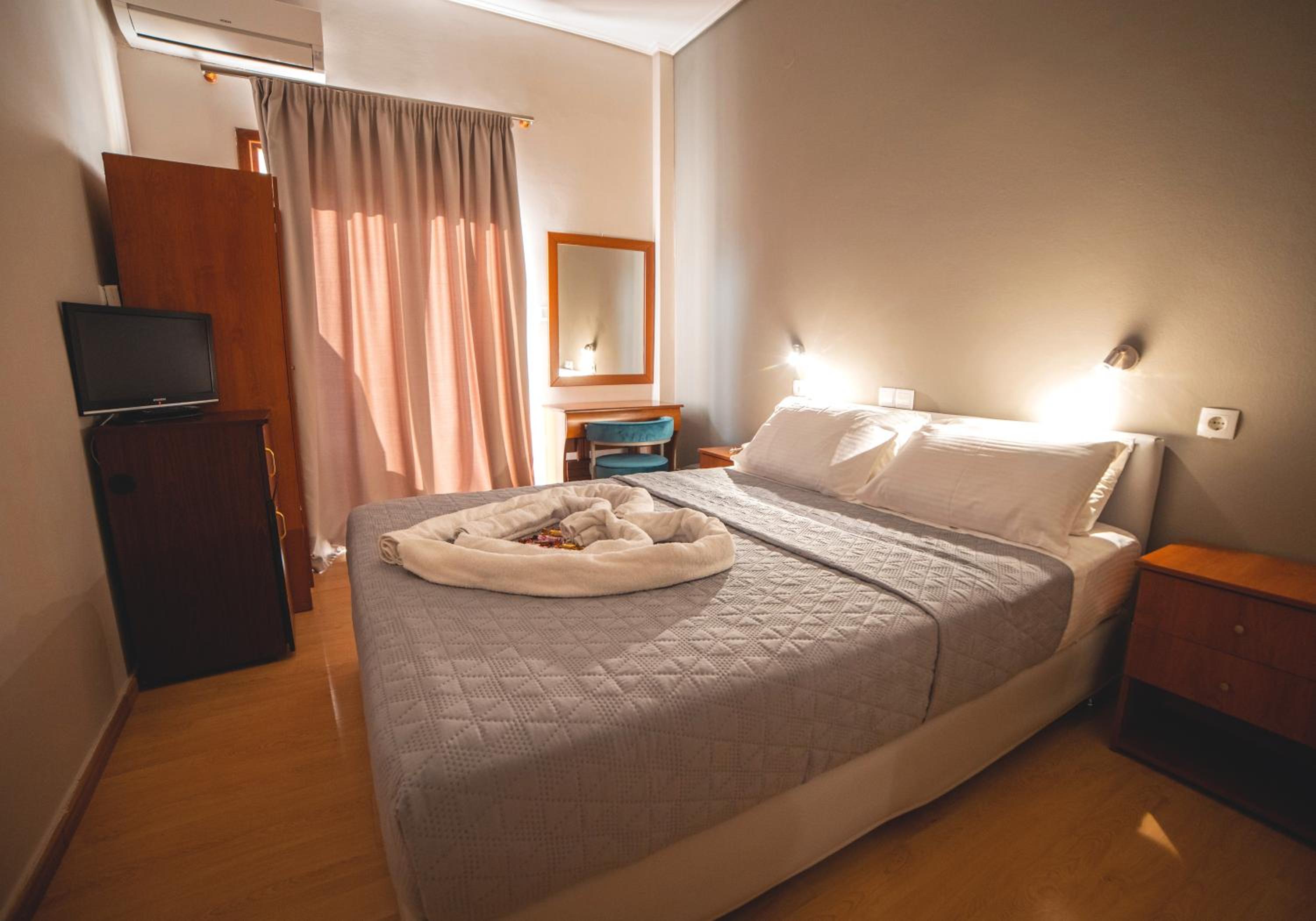 Standard Double Room - Photo 2