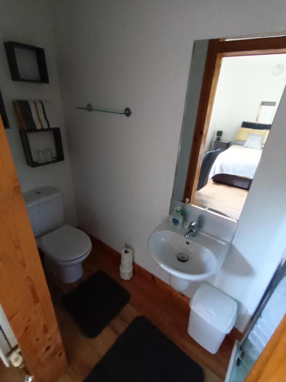 Double Room - Photo 5