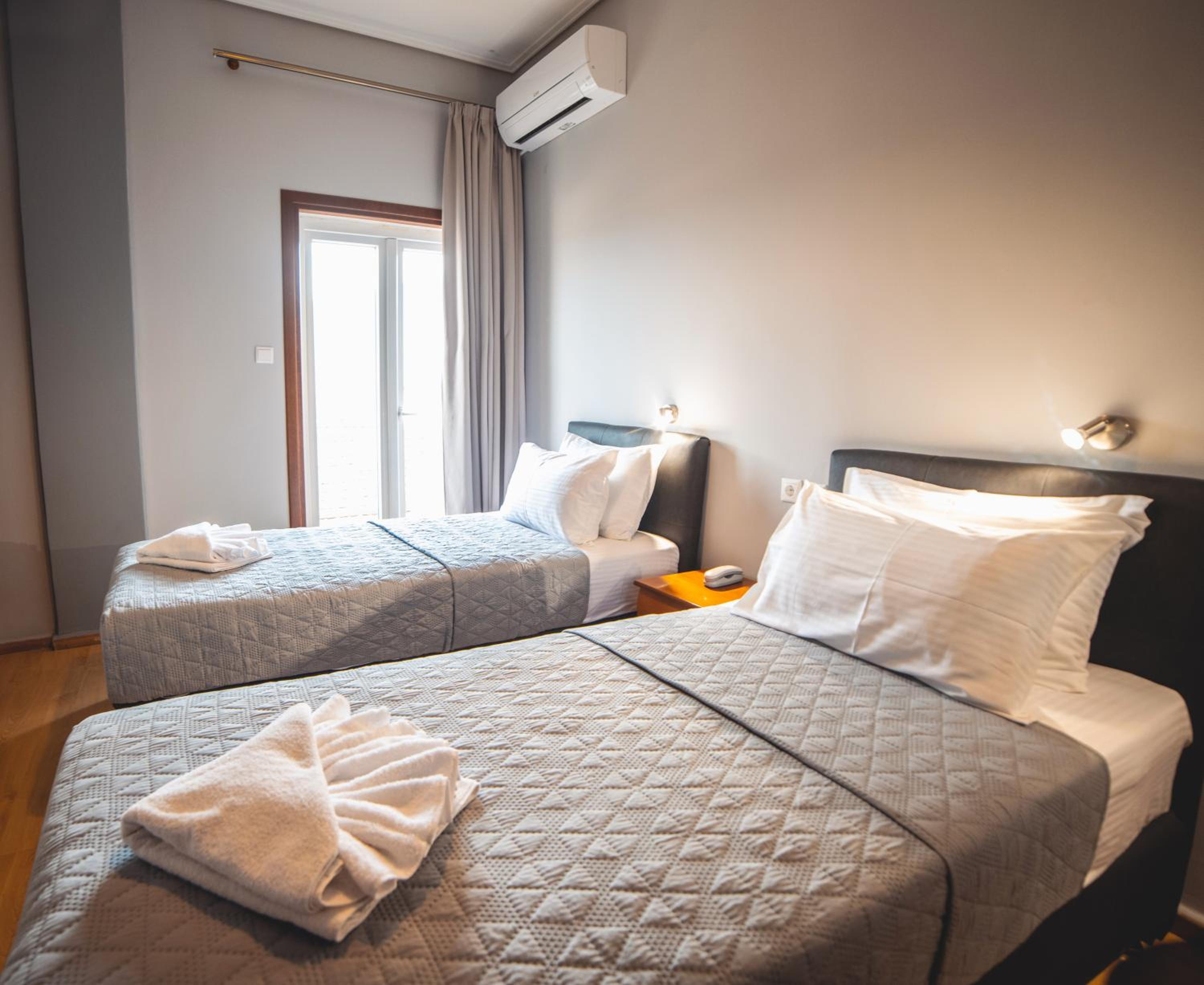 Standard Twin Room - Photo 2