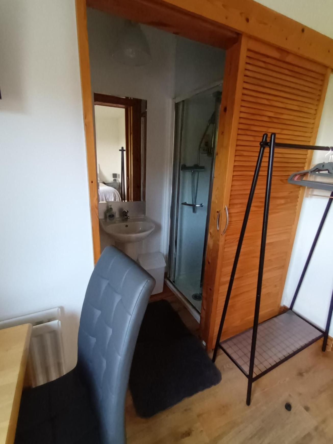 Double Room - Photo 8