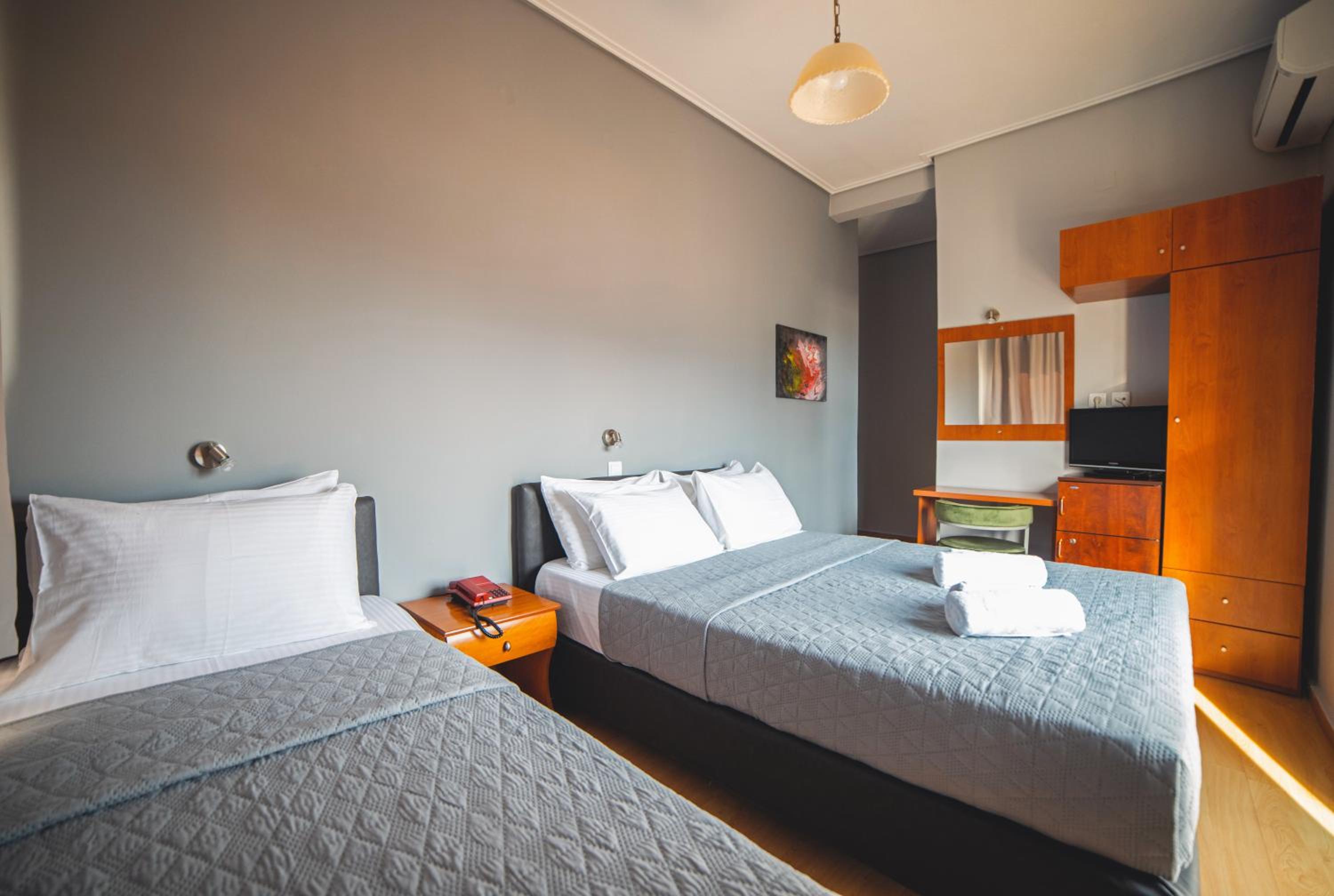 Triple Room - Photo 1