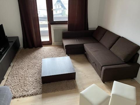 One-Bedroom Apartment - Photo 3