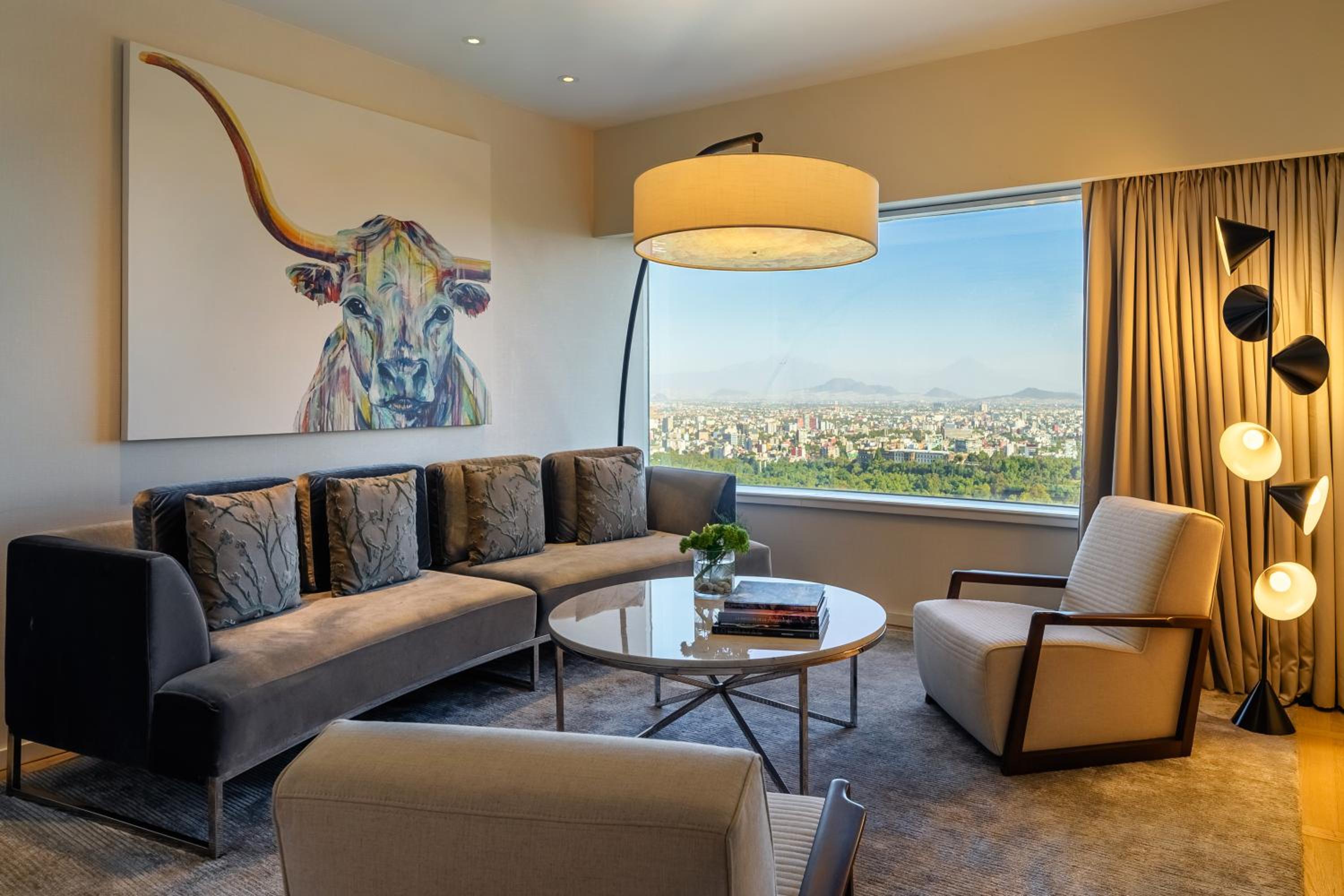 Executive Suite - Photo 4