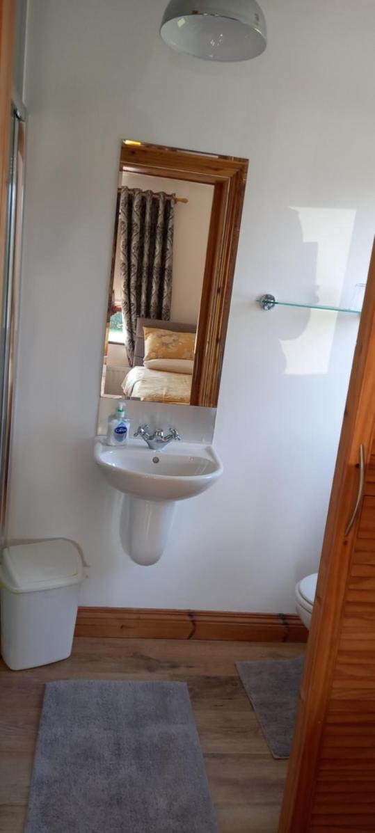 Twin Room - Photo 2