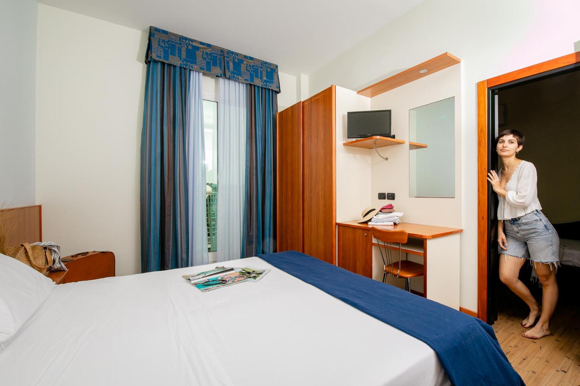 Double or Twin Room - Photo 16