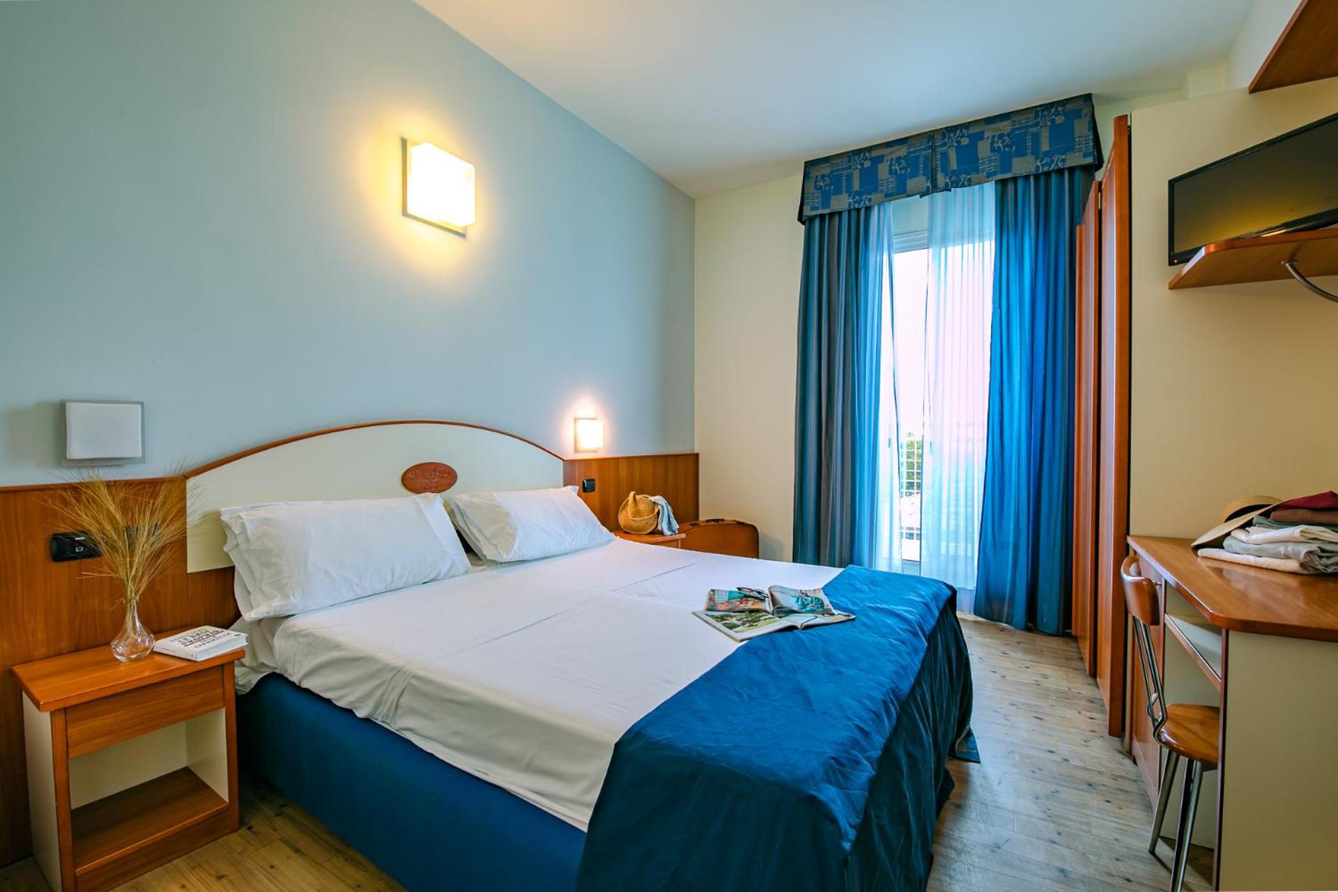 Double or Twin Room - Photo 10