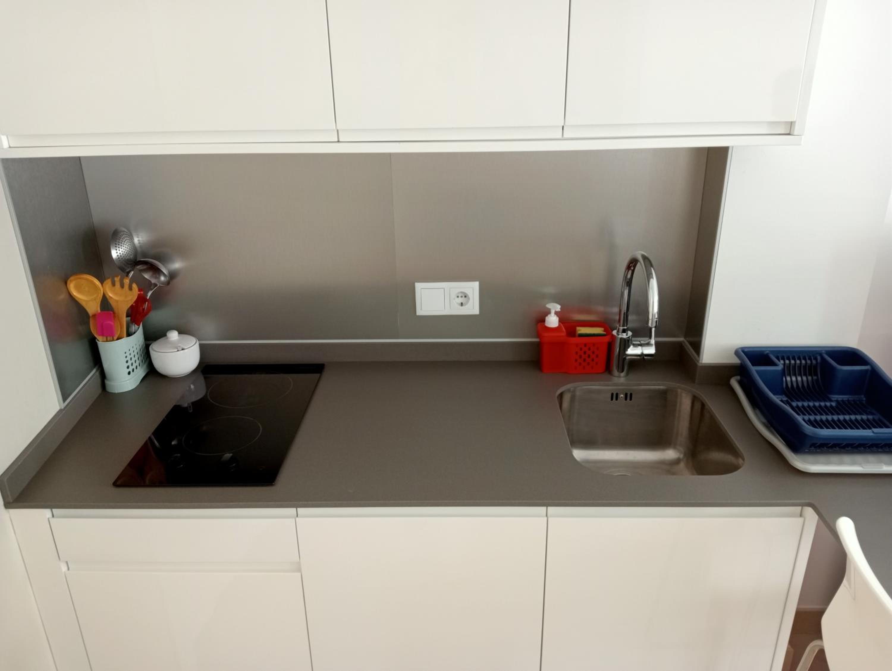 One-Bedroom Apartment - Photo 2