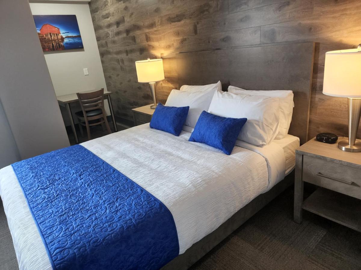 One-Bedroom Suite - Photo 1