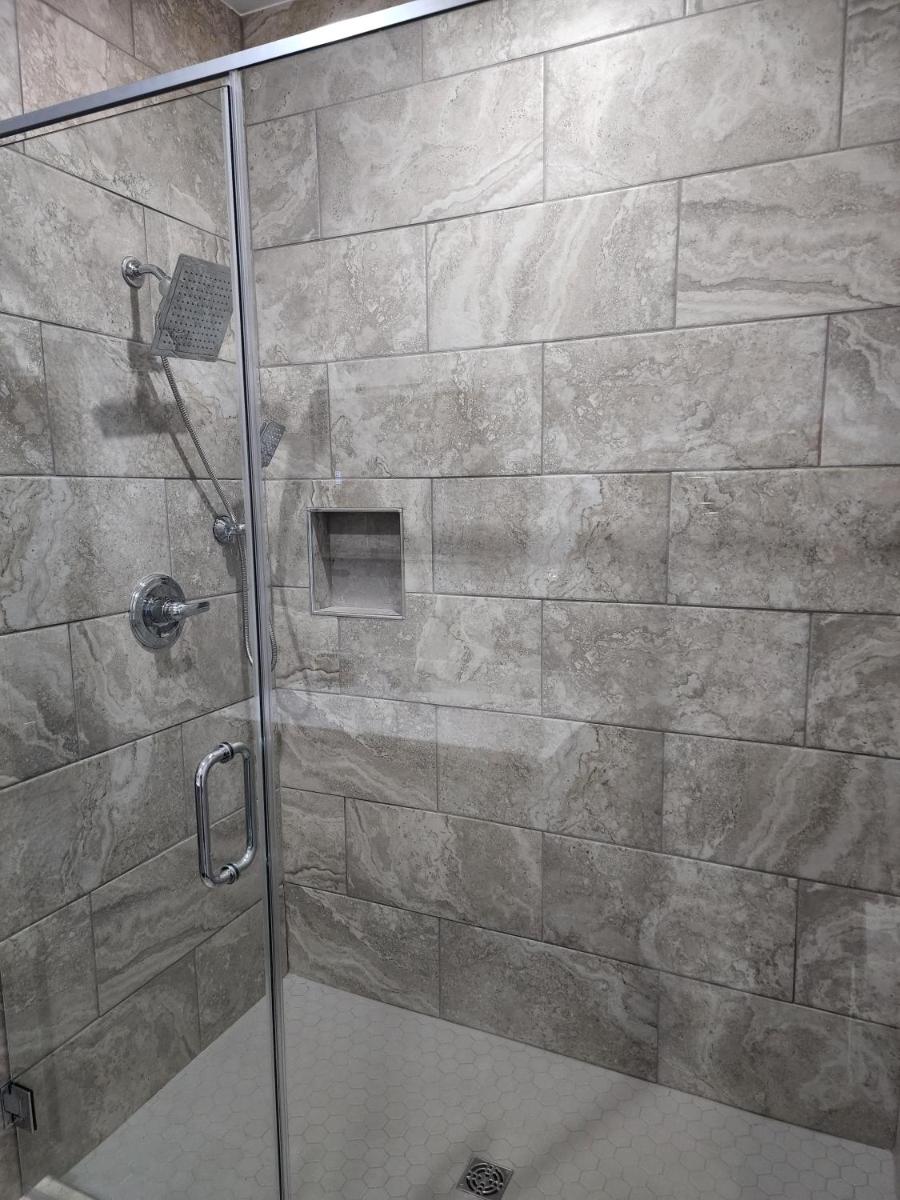 One-Bedroom Suite - Photo 7