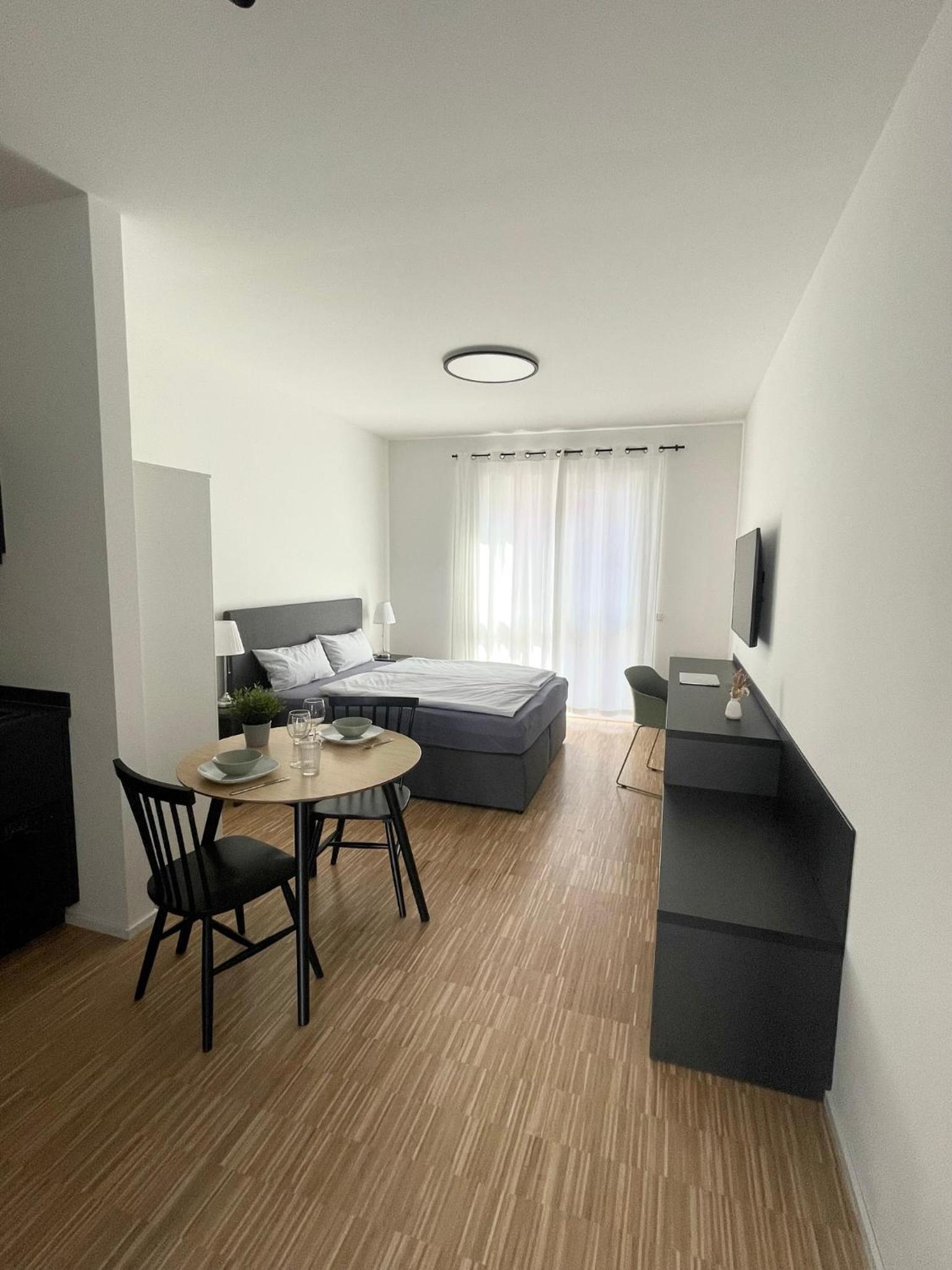 One-Bedroom Apartment photo 1