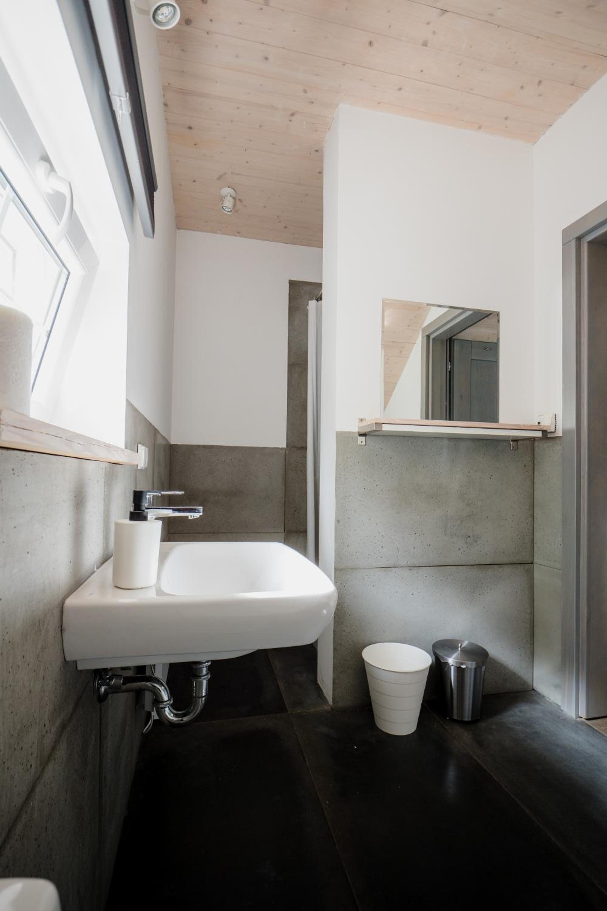 Triple Room with Private Bathroom photo 3