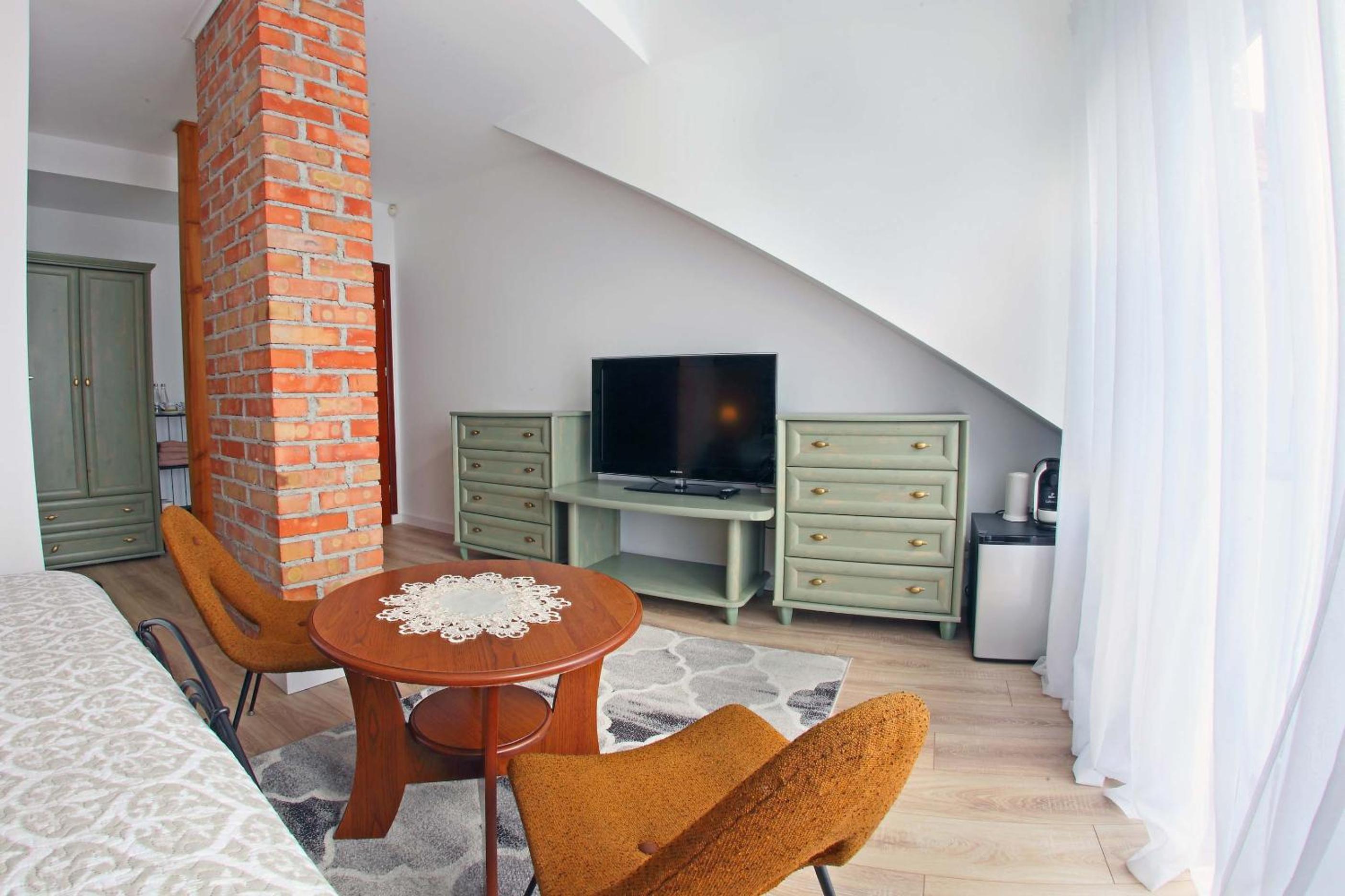 Double Room with Balcony - Photo 1