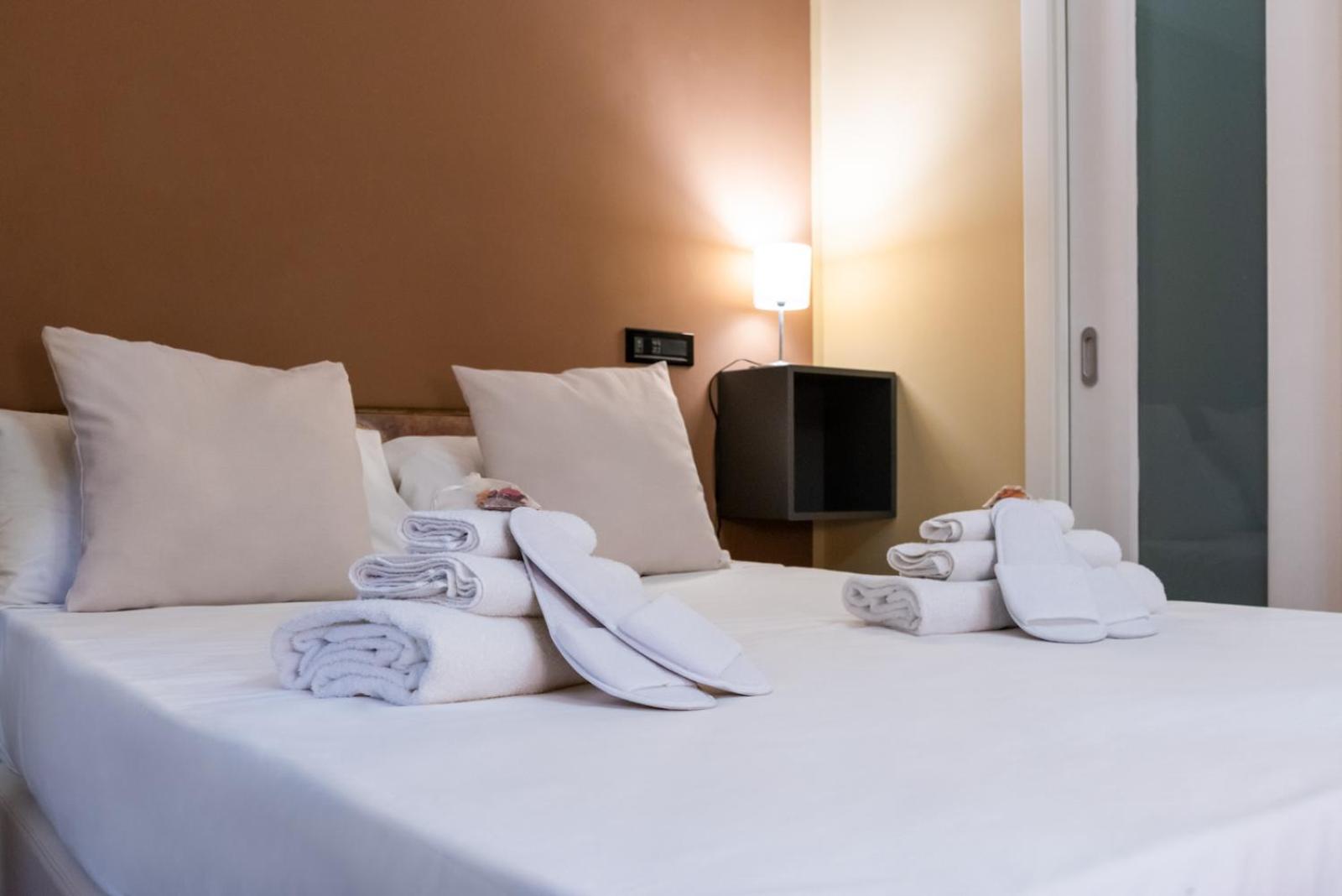Single Room with Queen bed - Non-Smoking photo 1