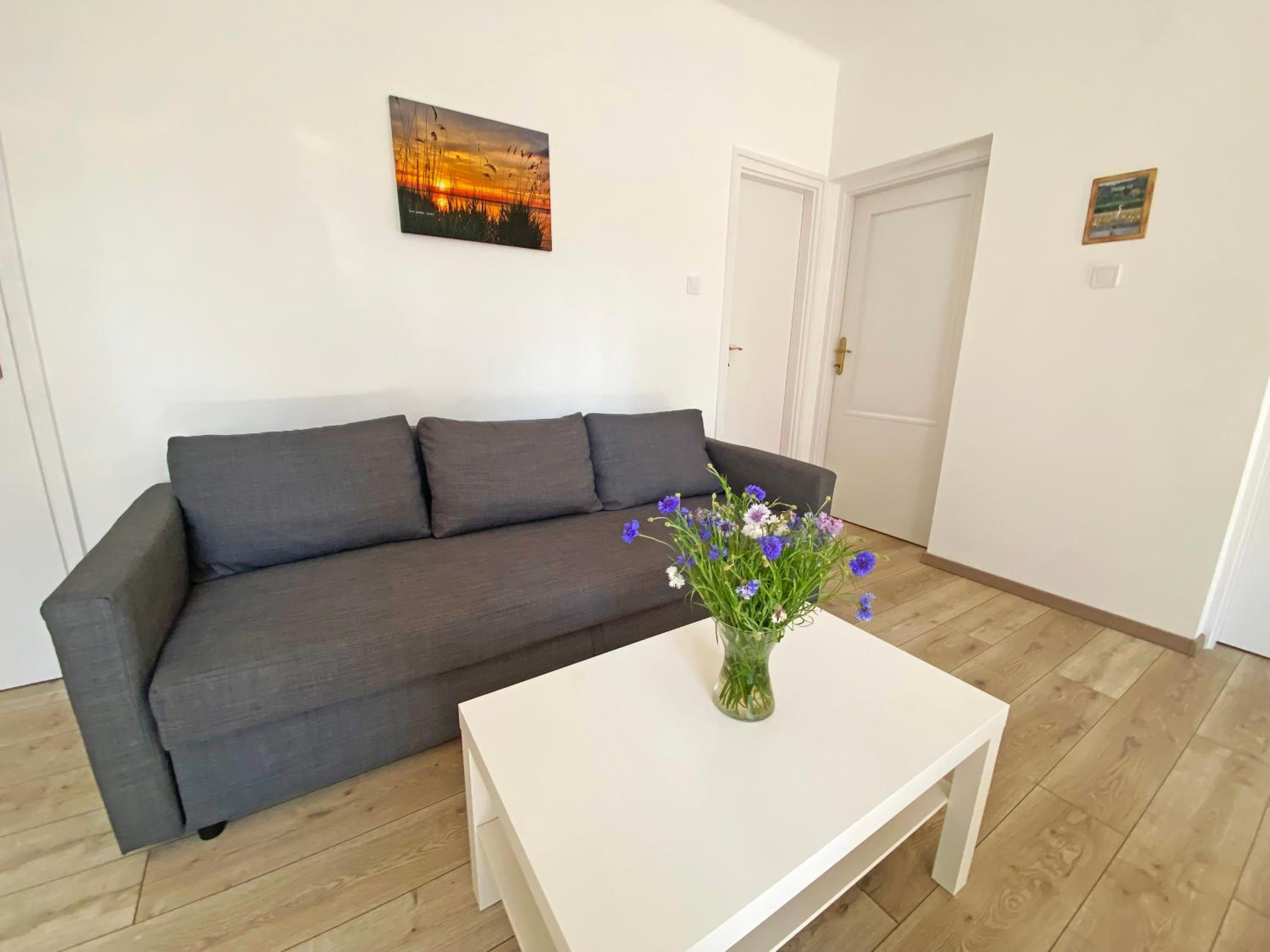Five-Bedroom House photo 1