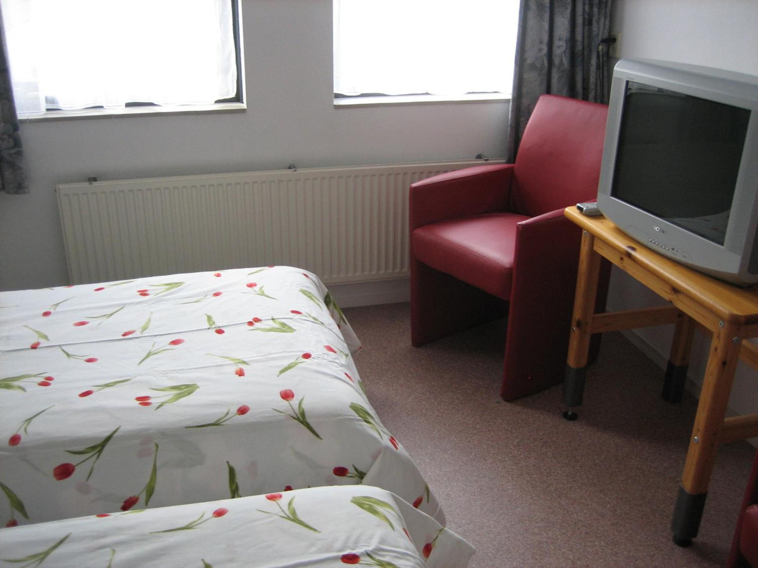 Standard Twin Room photo 3