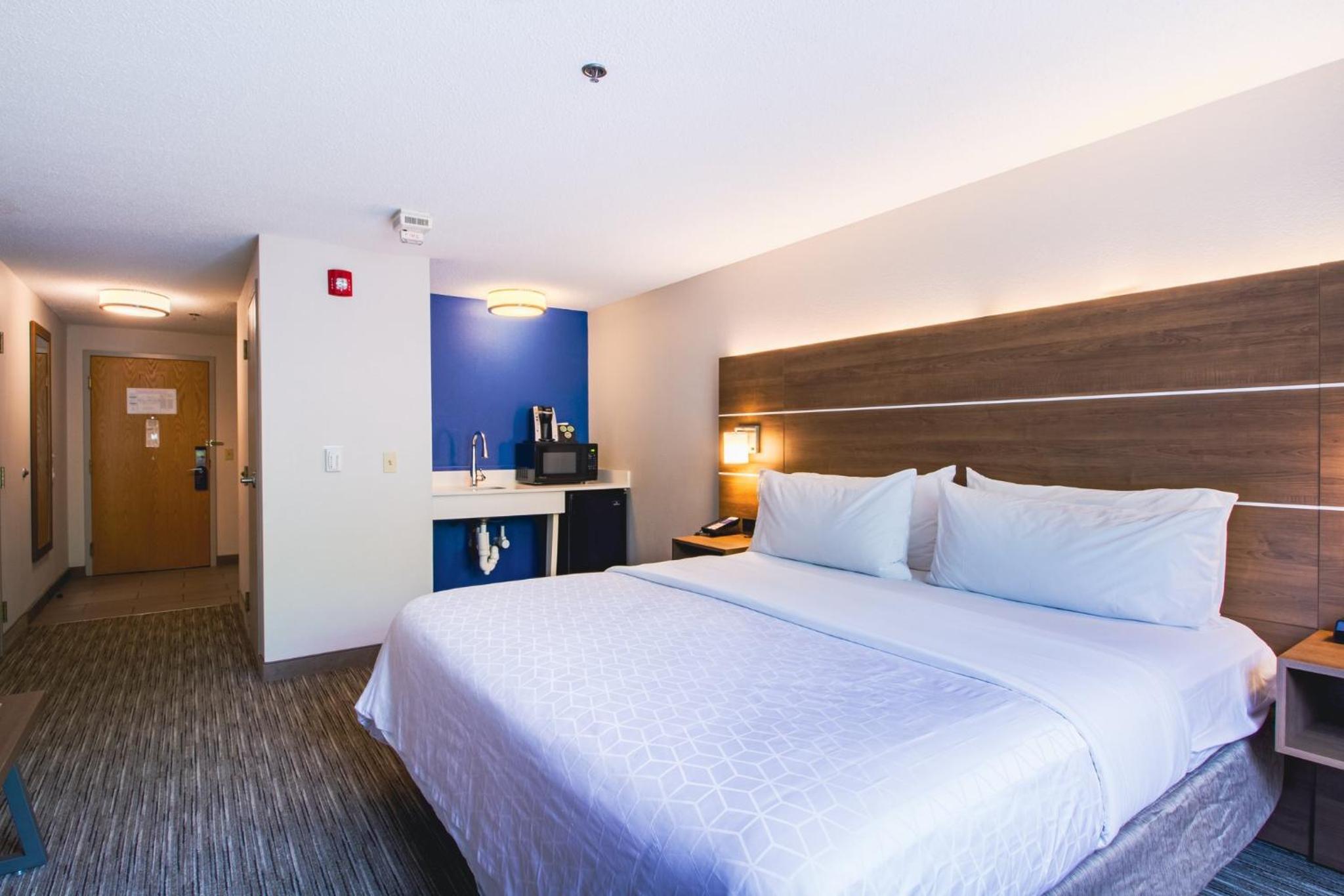 King Room - Mobility Access/Hearing Accessible - Photo 18