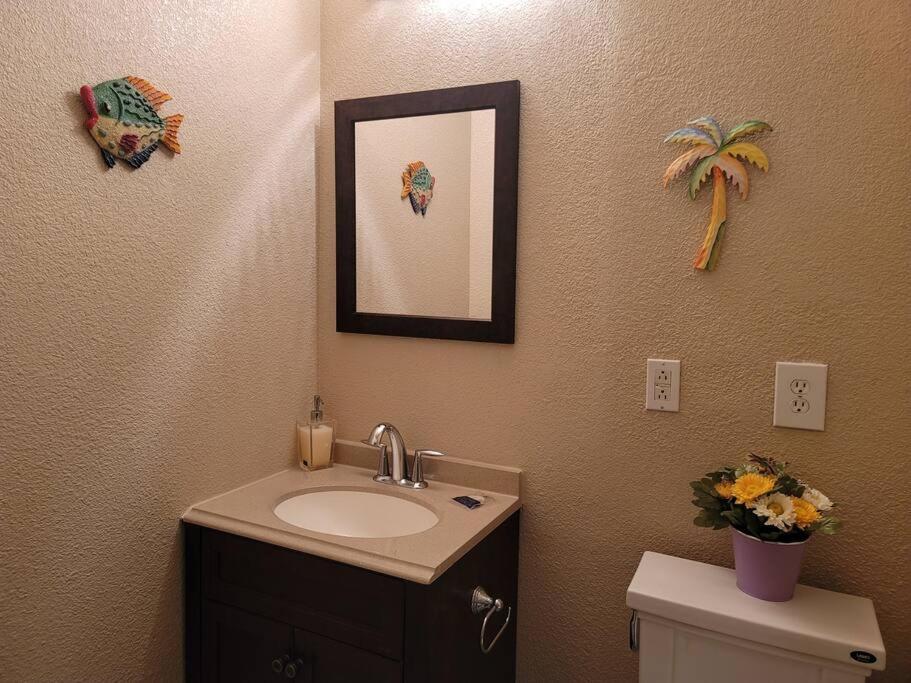 Five-Bedroom House - Photo 28