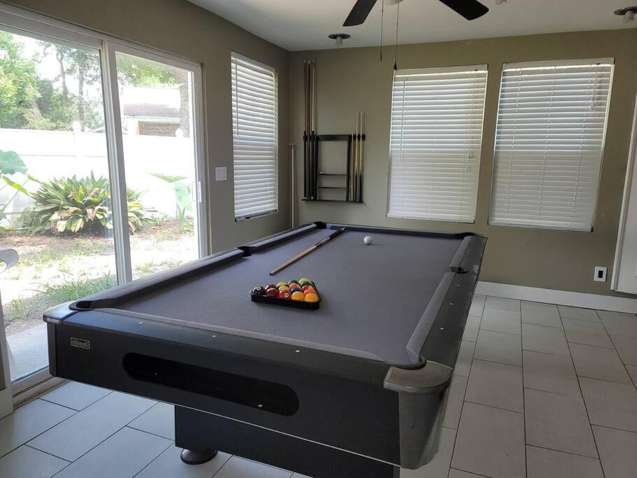 Five-Bedroom House - Photo 25