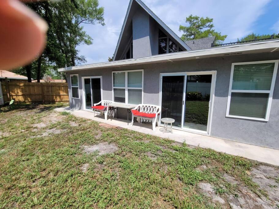 Five-Bedroom House - Photo 24