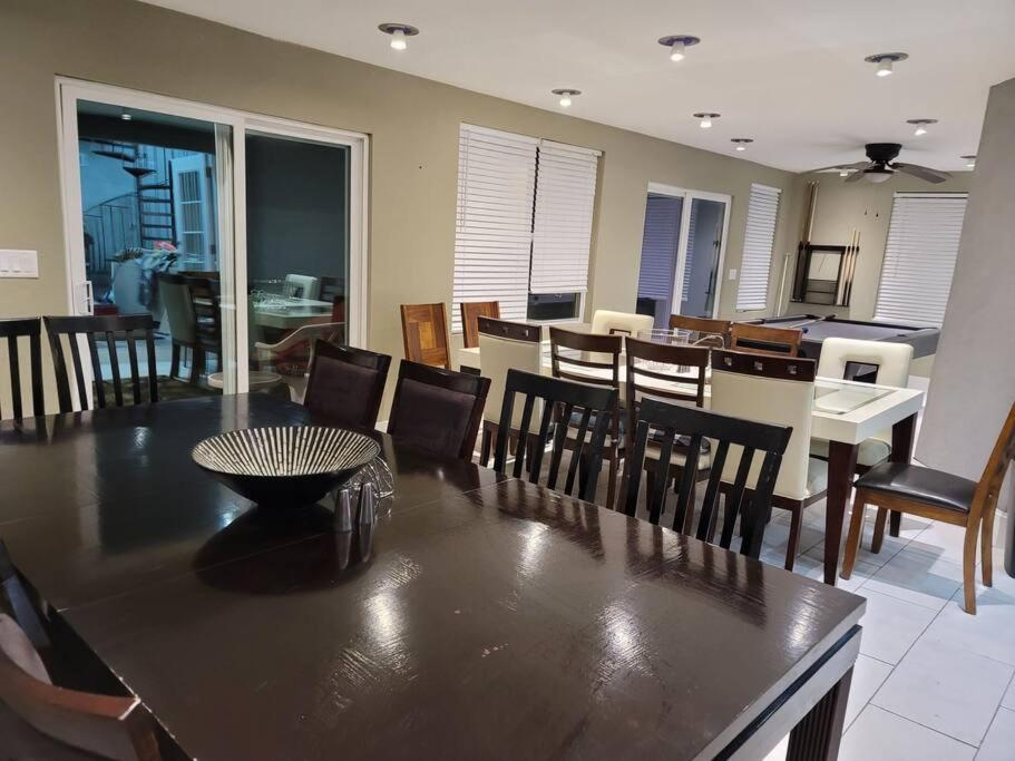 Five-Bedroom House - Photo 20