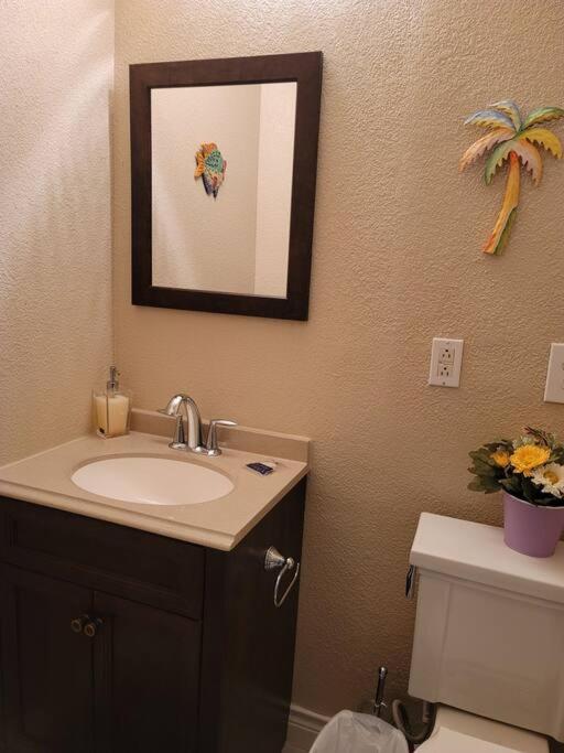 Five-Bedroom House - Photo 2