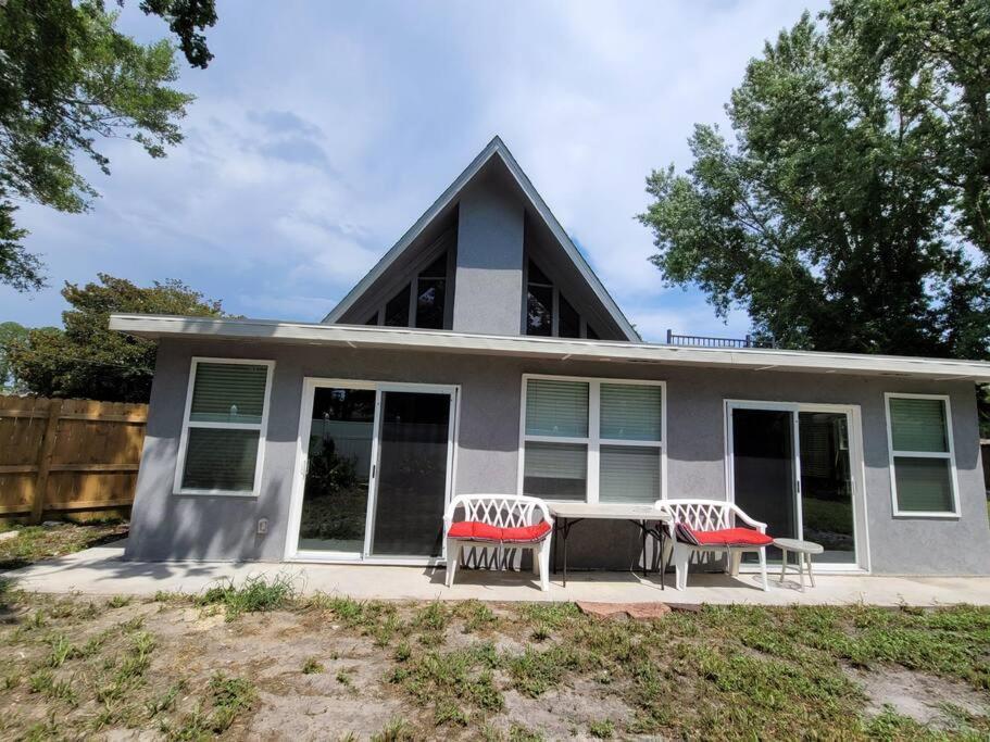 Five-Bedroom House - Photo 45