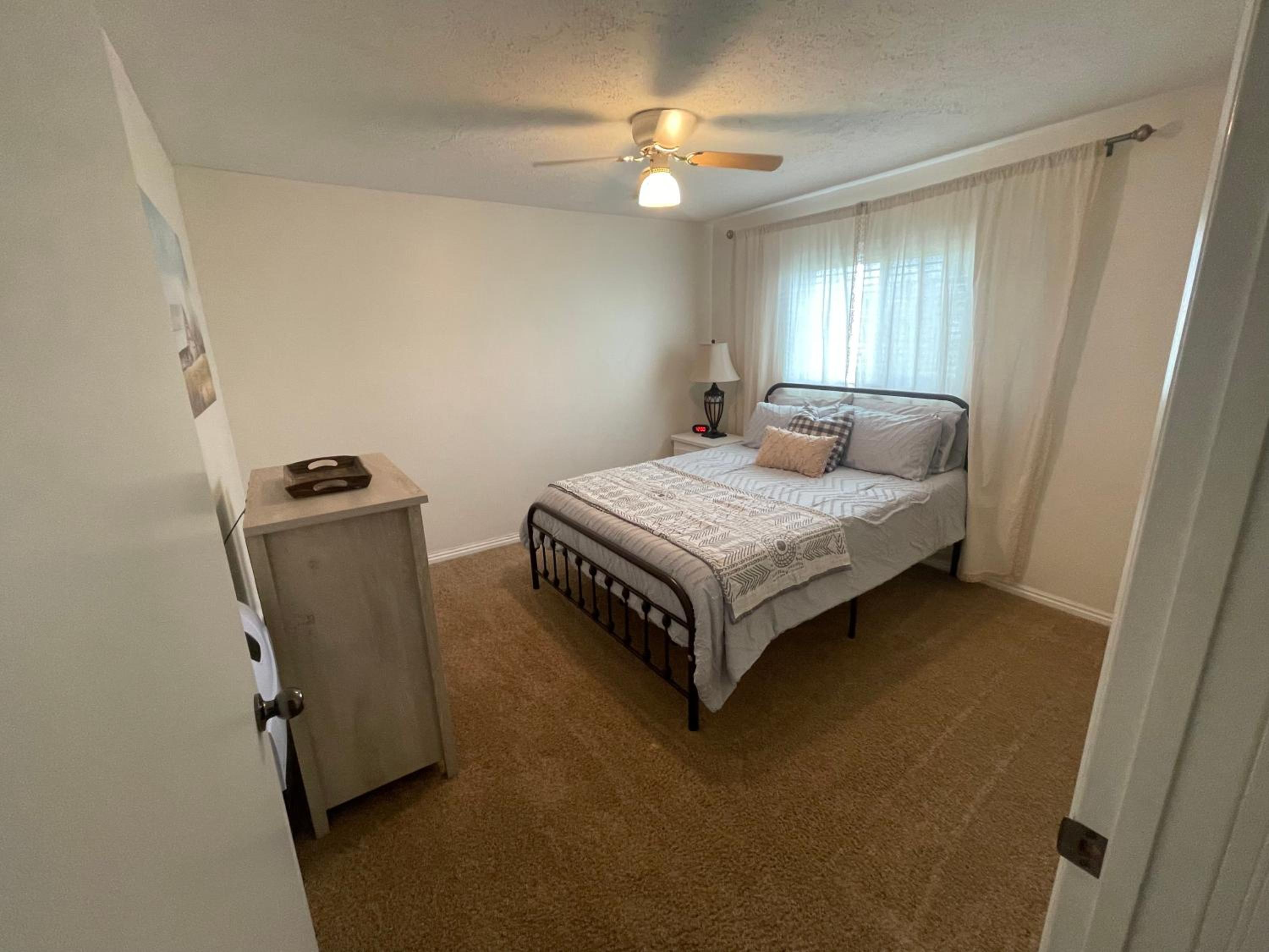 Two-Bedroom House - Photo 21