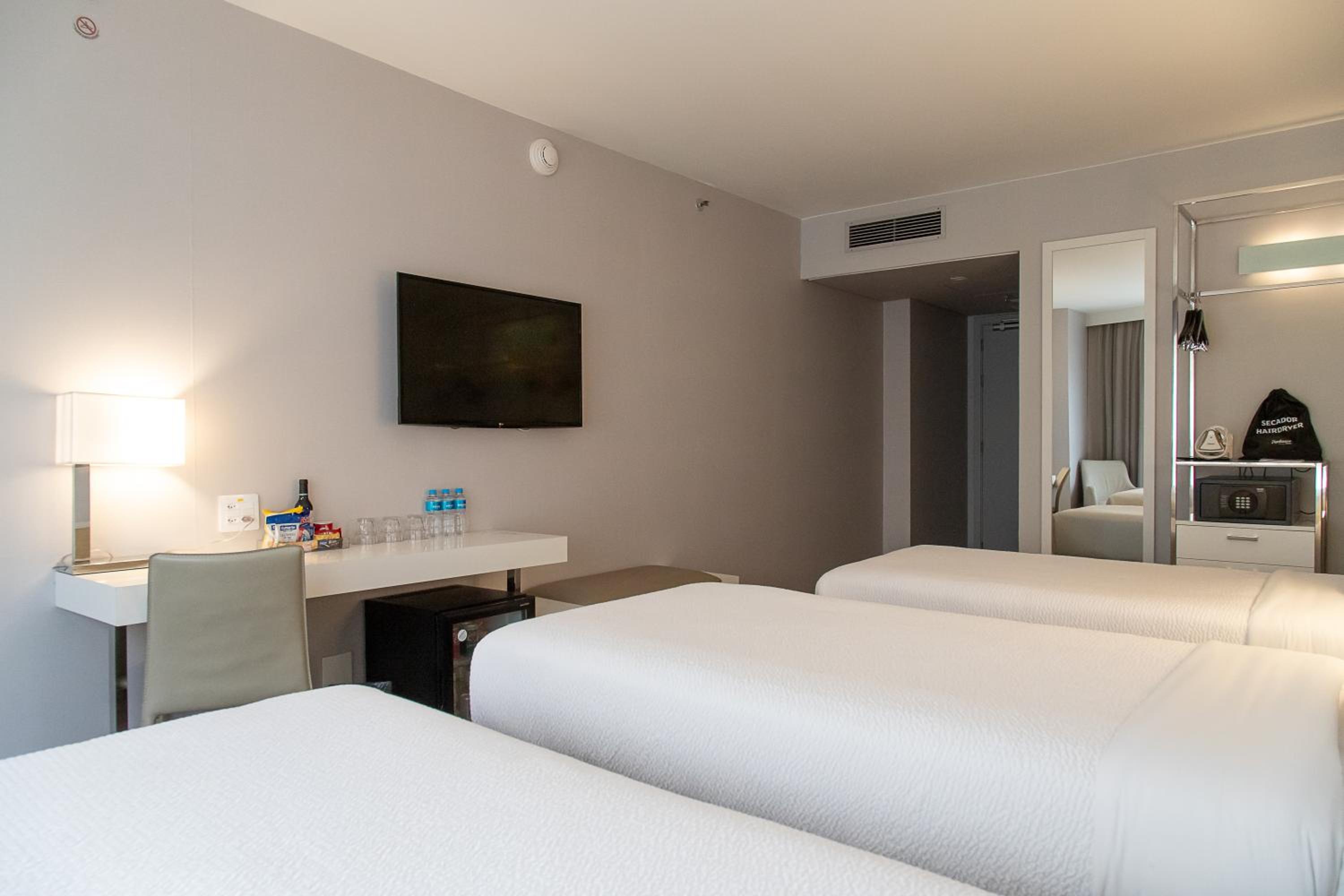 Superior Triple Room with 03 Single Beds
