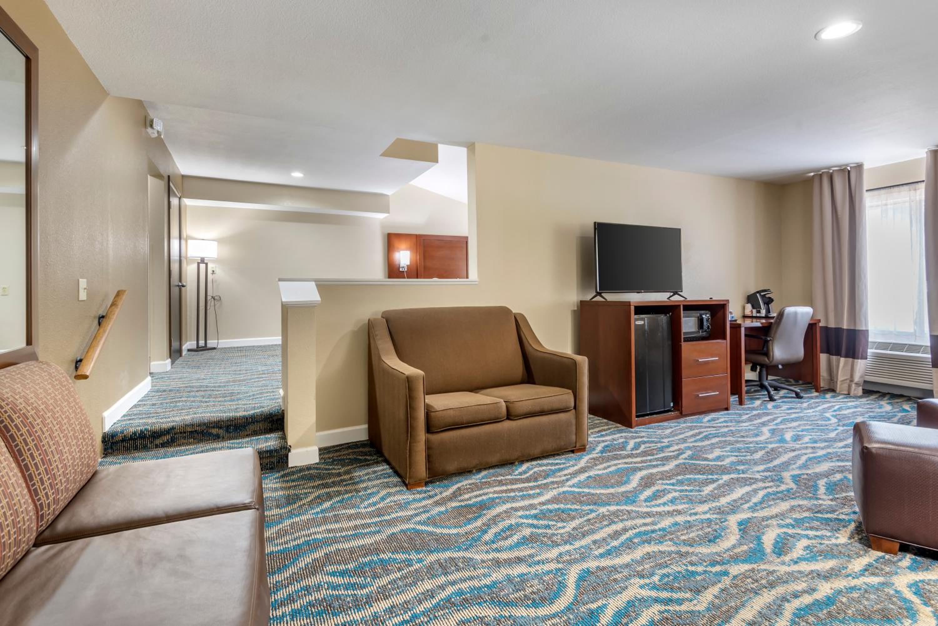 King Suite - Non Smoking photo 1