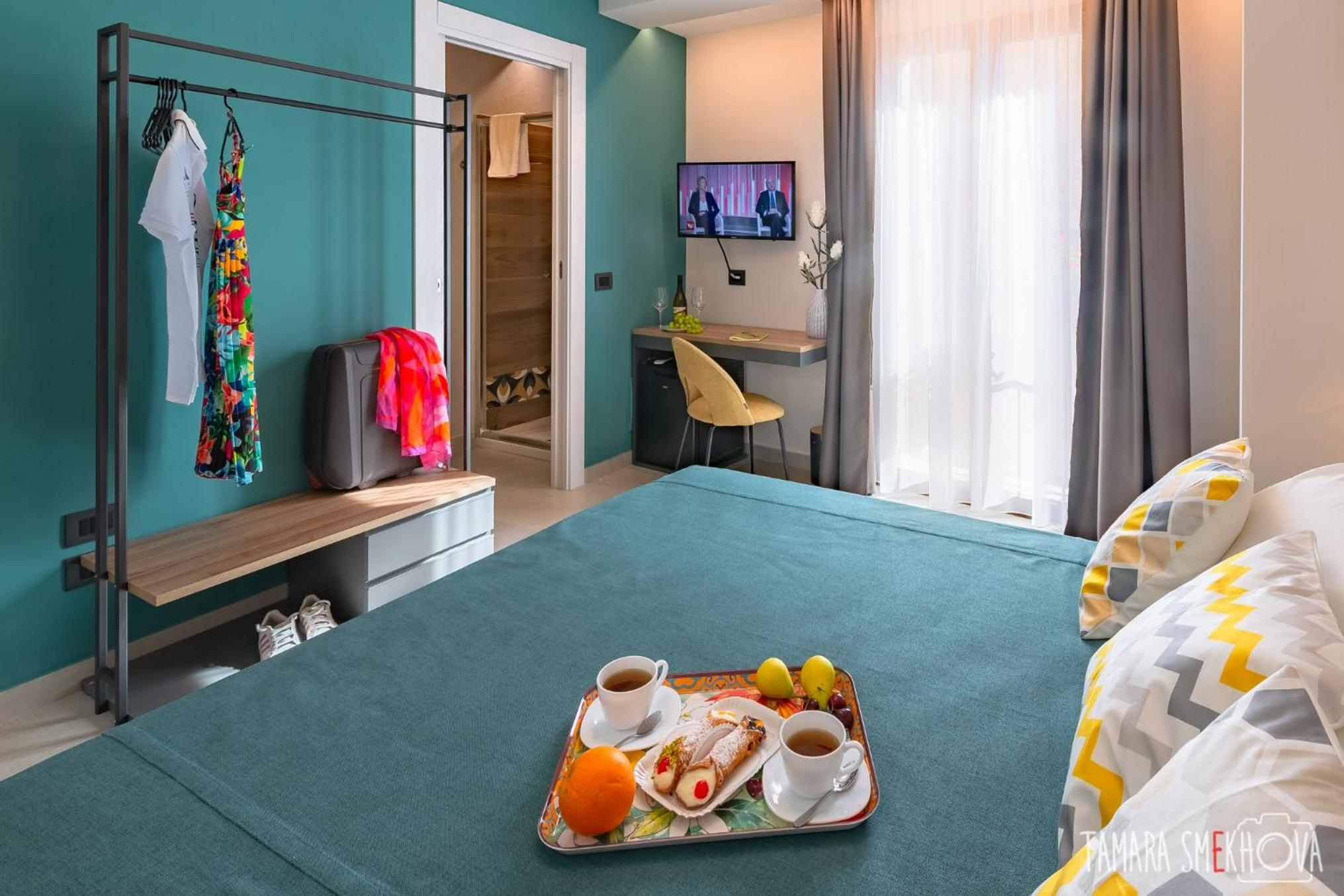 Deluxe Double Room with Balcony photo 3