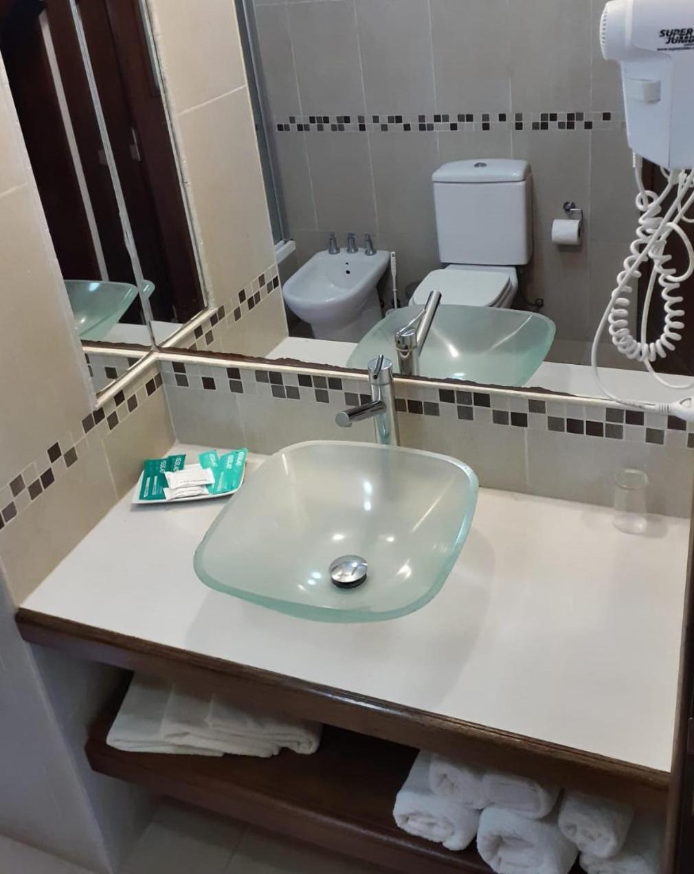 Double or Twin Room | Pet included photo 3