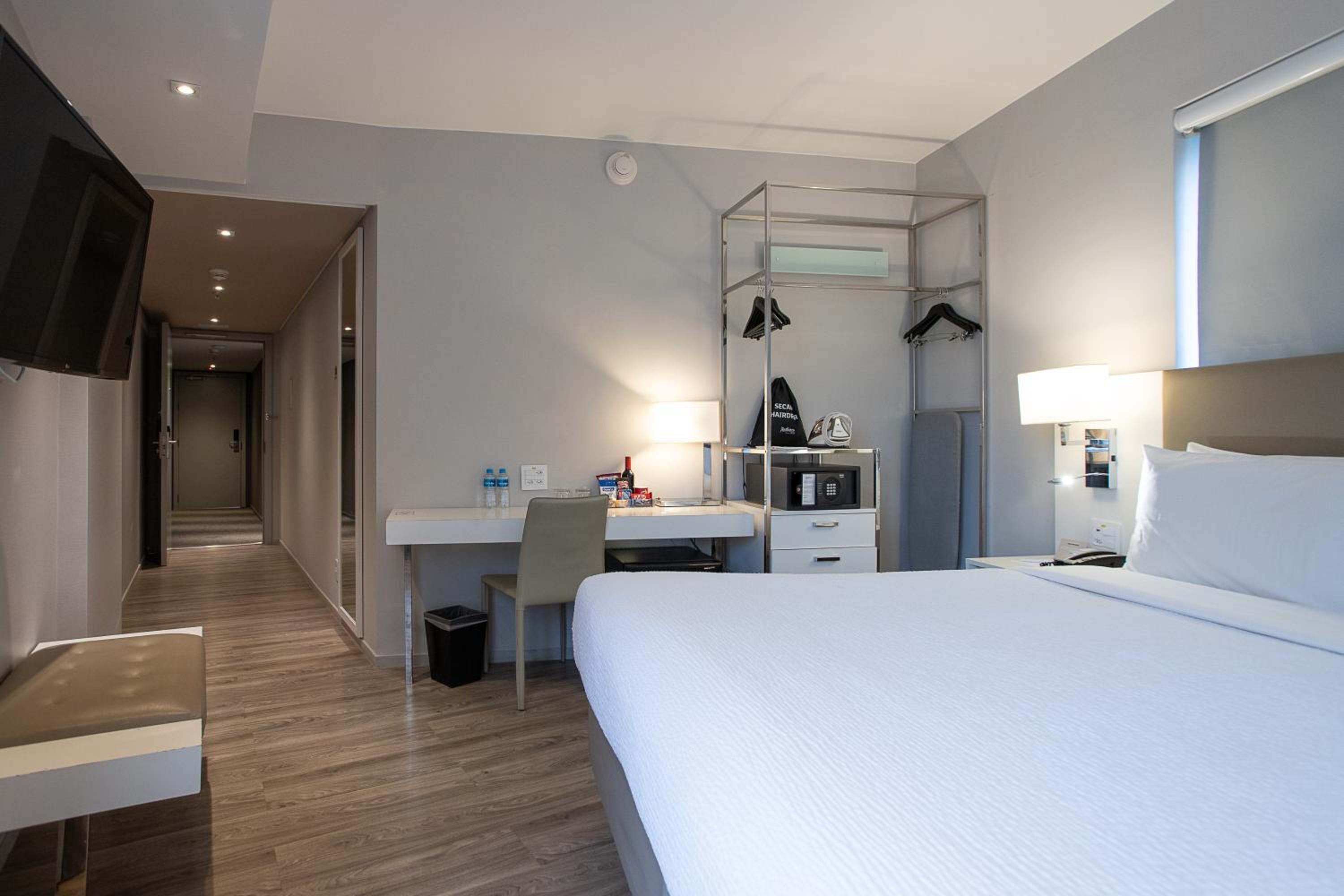 Famly Superior Room thumbnail 6