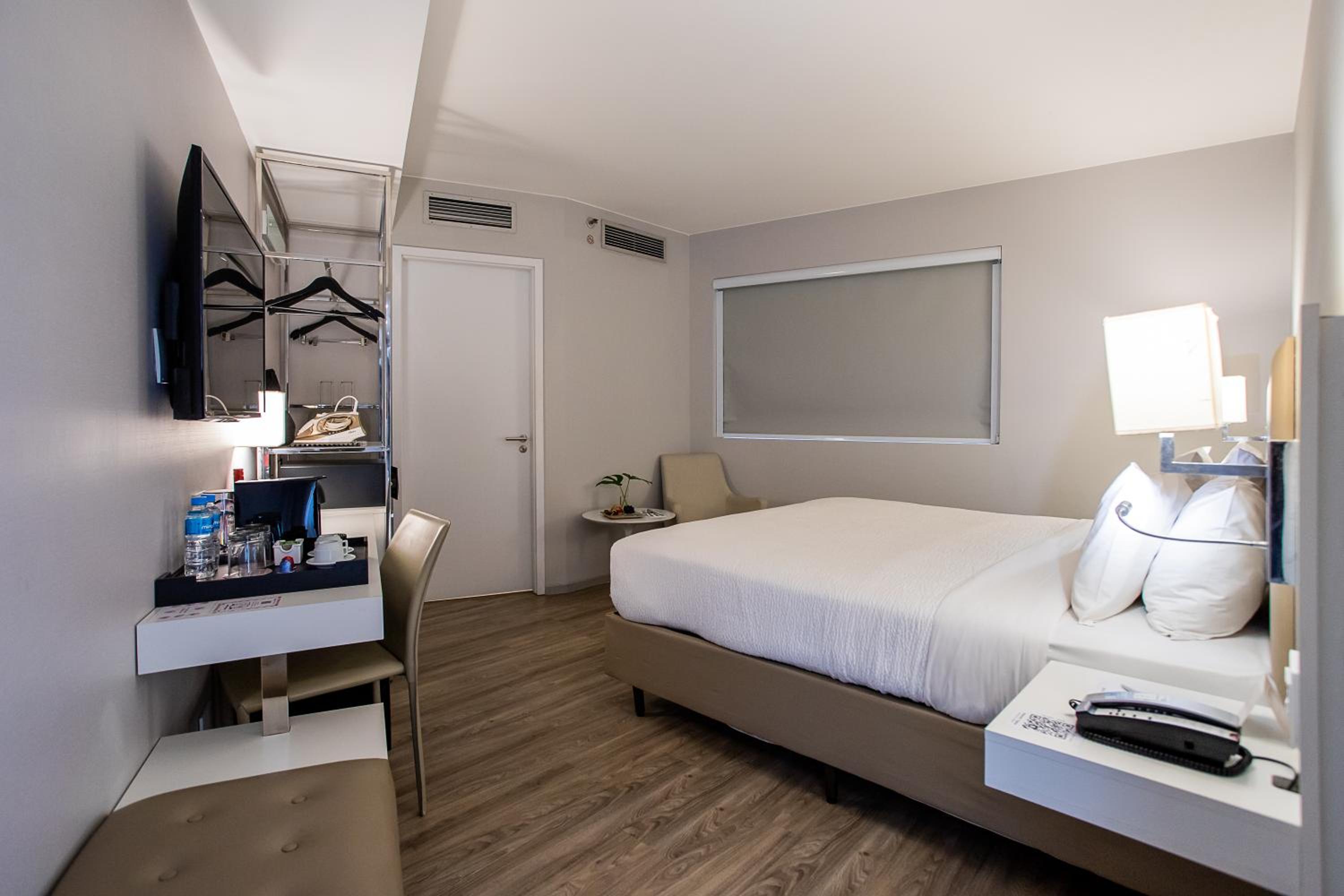 Luxury King Room