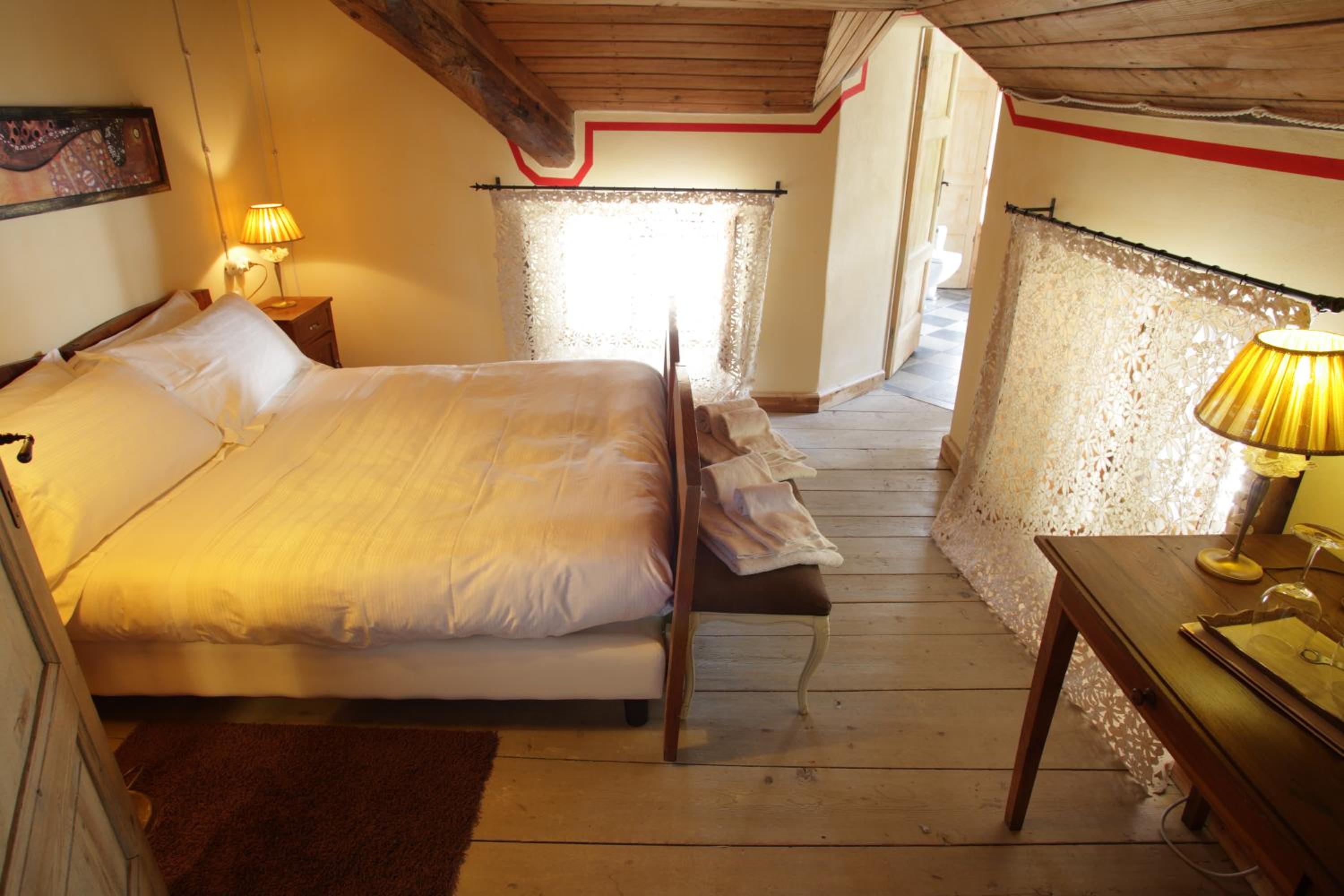 Suite - Split Level