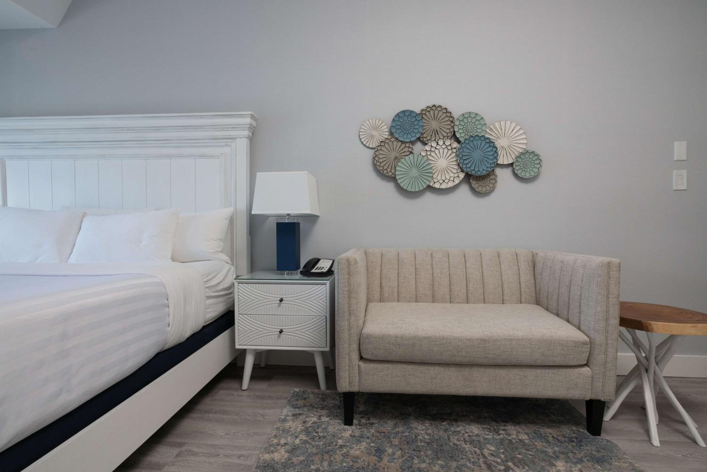 King Room with Balcony and Lake View
