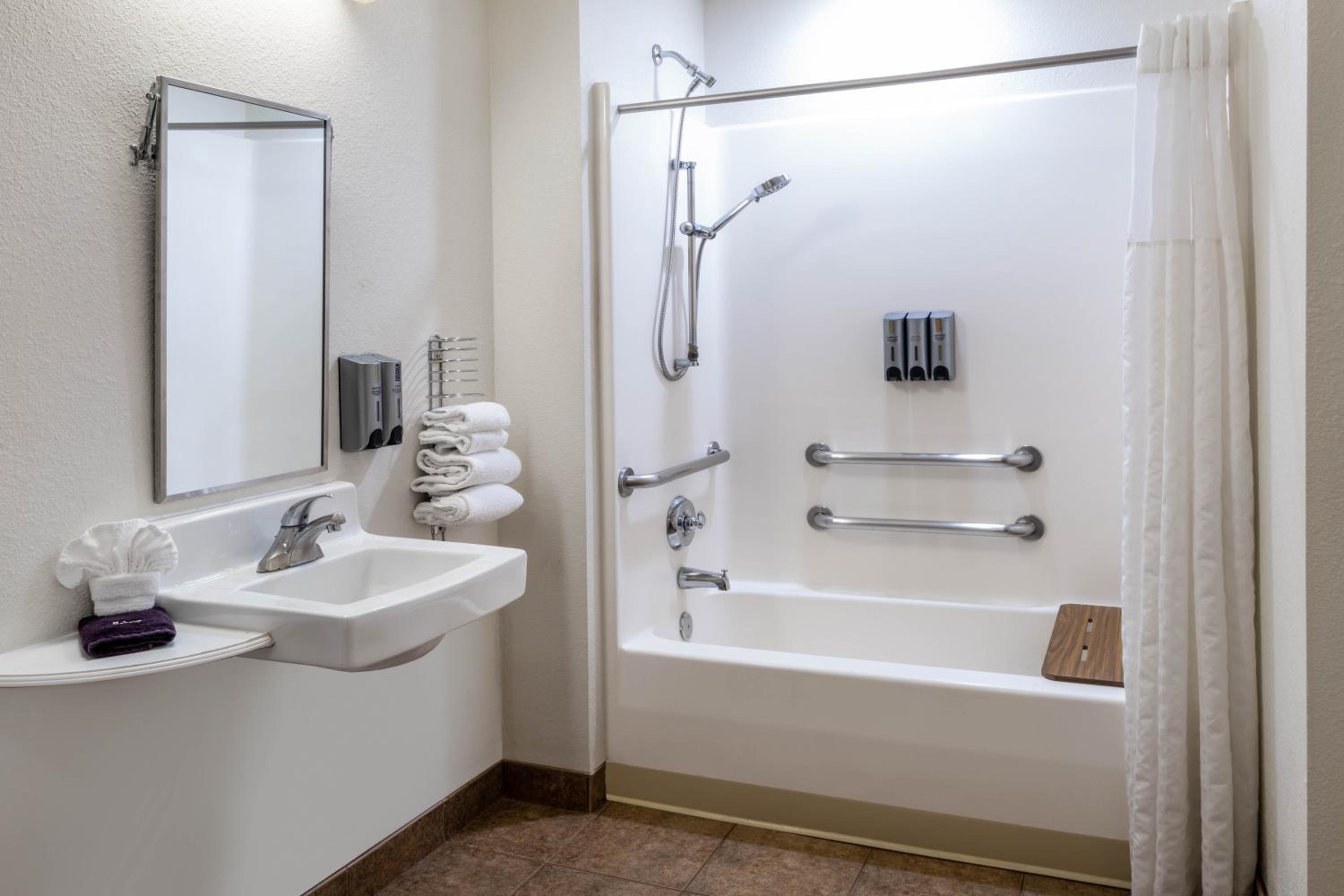 Queen Room - Disability Access/Non-Smoking - Photo 3