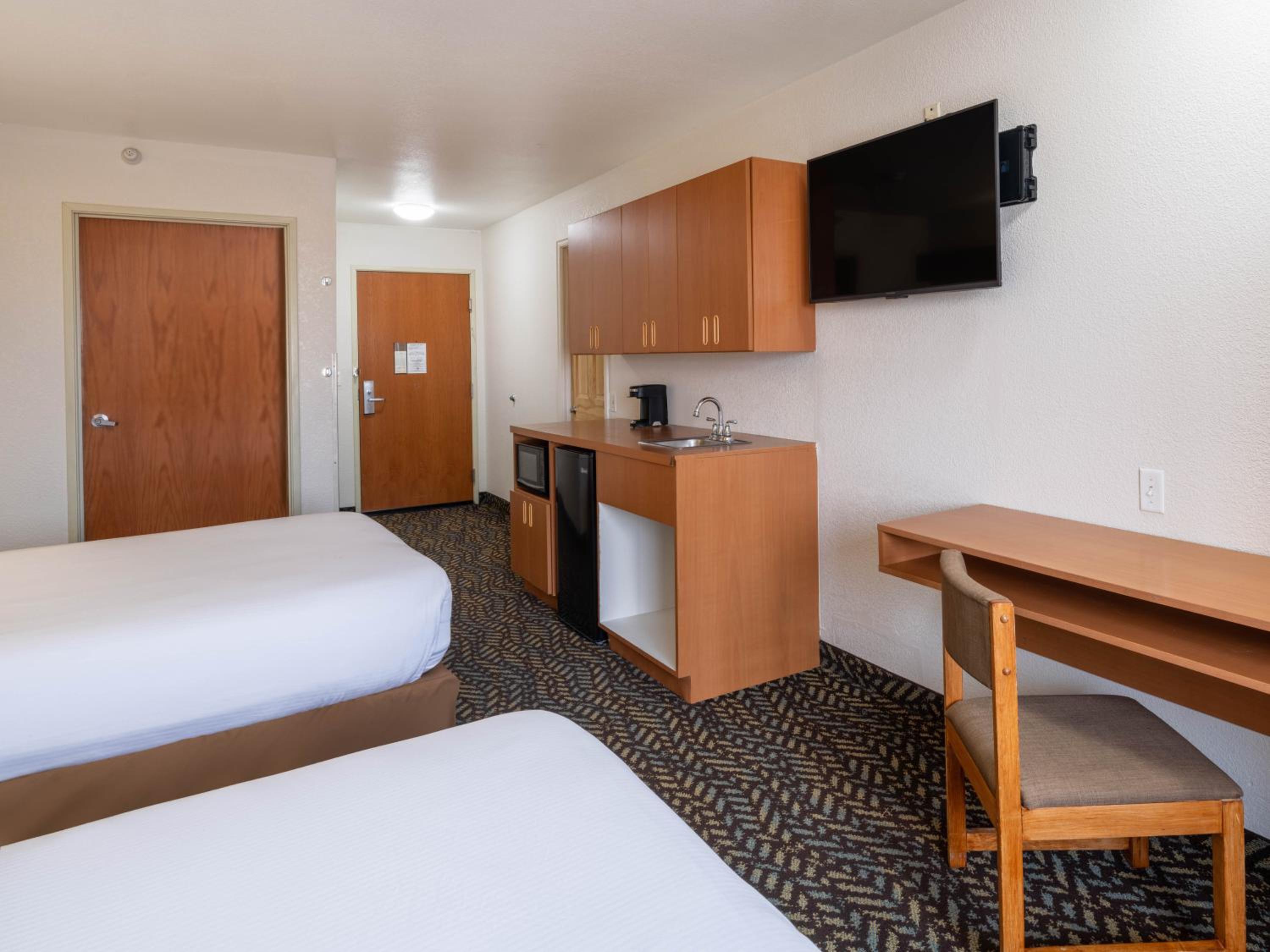 Suite with Two Queen Beds - Mobility Access/Non-Smoking - Photo 3