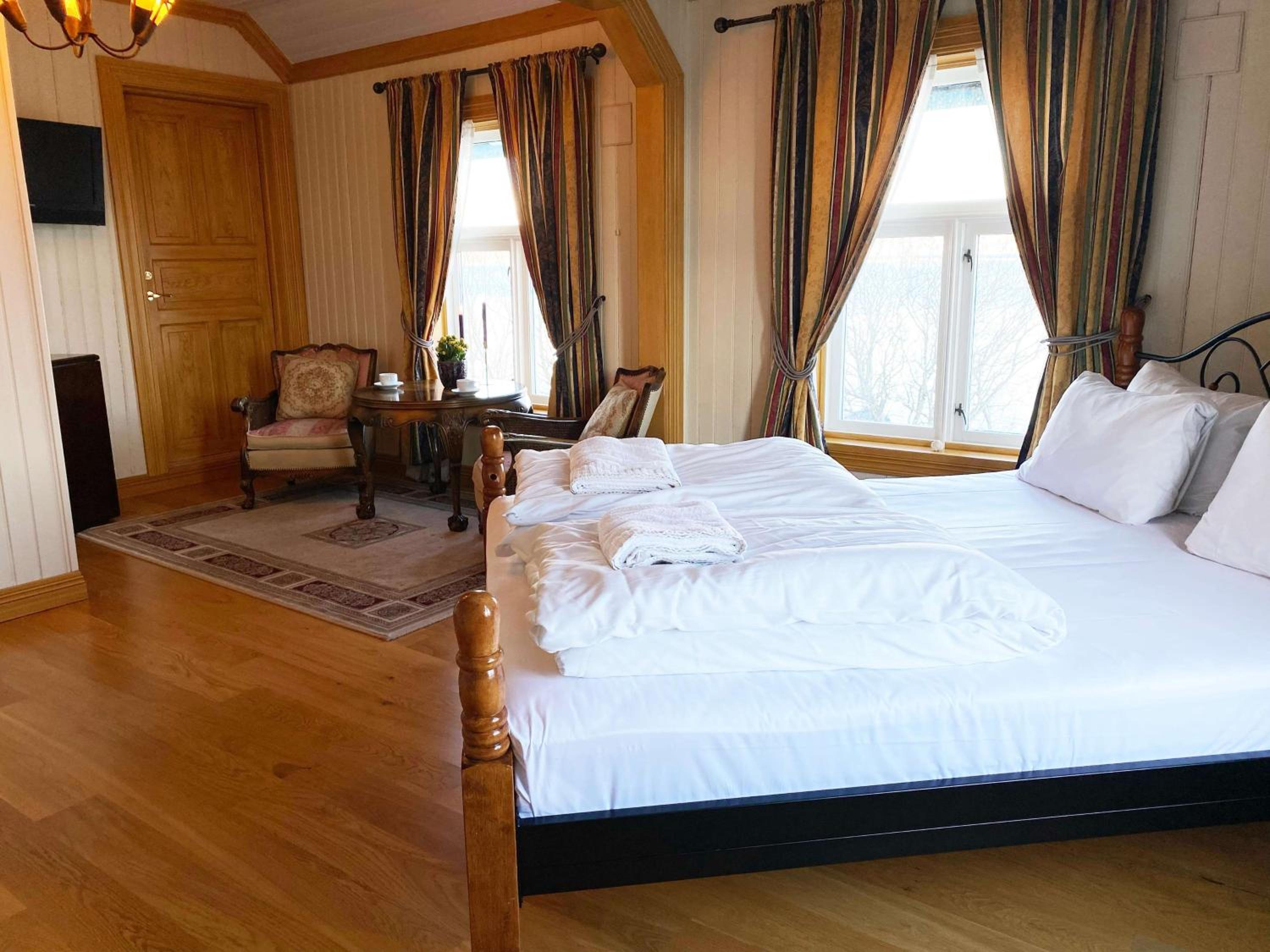 Junior King Suite with Sea View