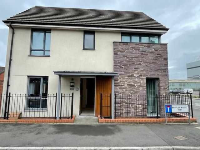 Three-Bedroom House - Photo 12