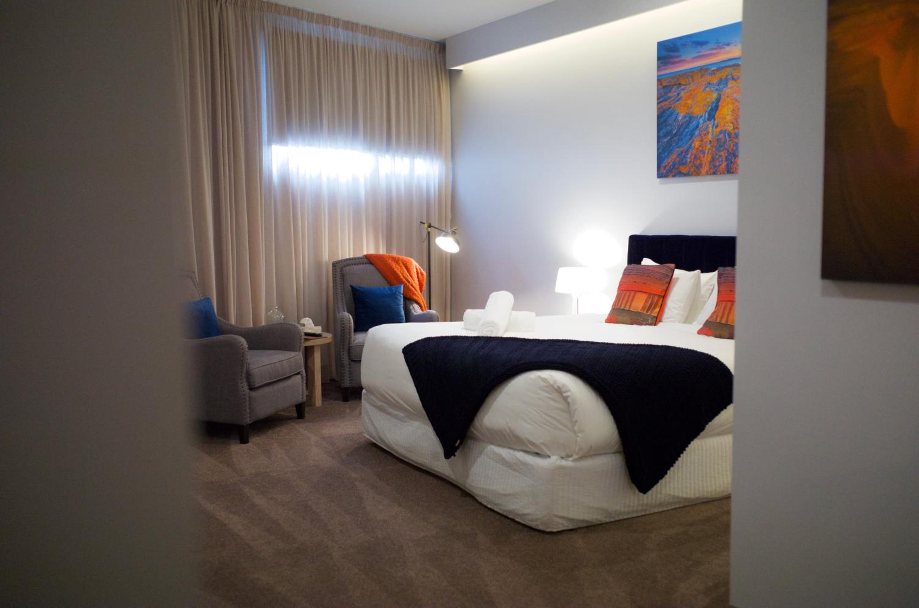 King Suite with Disability Access - Photo 1