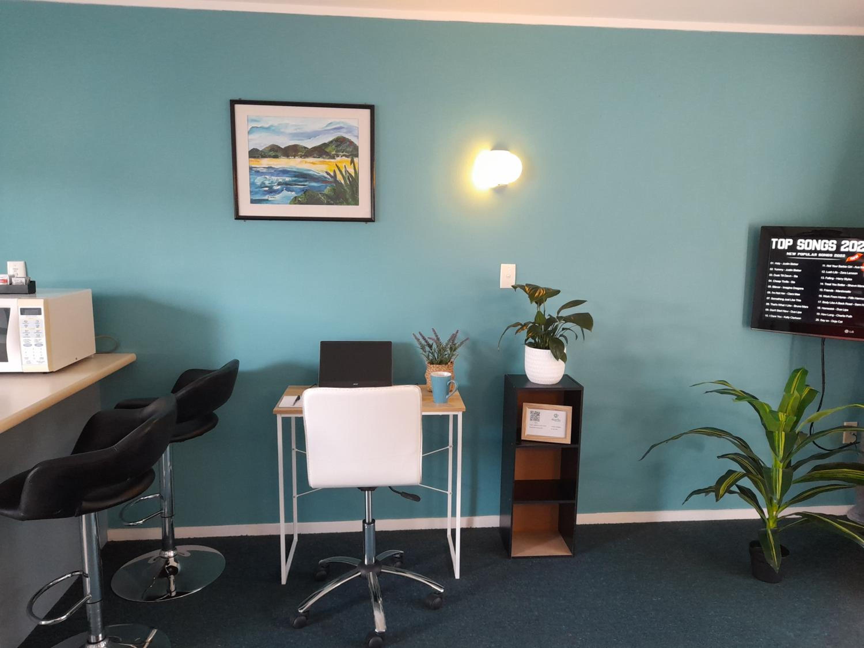 One-Bedroom Apartment - Photo 12